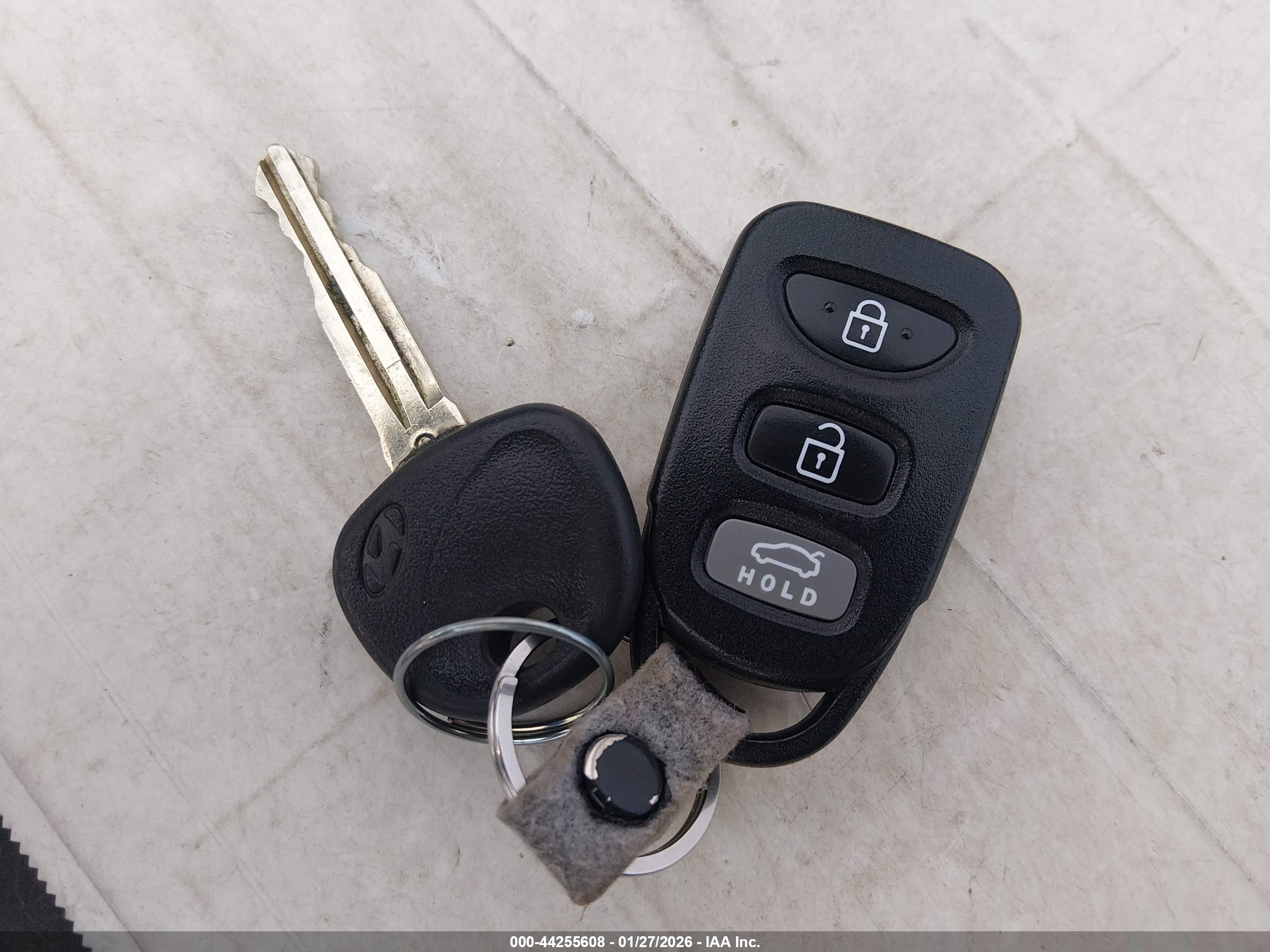 HYUNDAI ELANTRA image 11