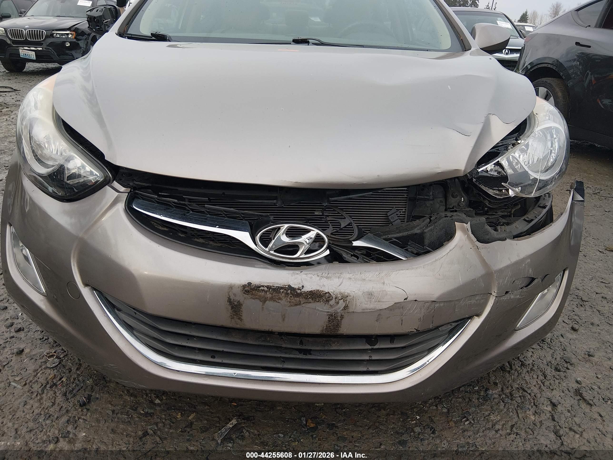 HYUNDAI ELANTRA image 6