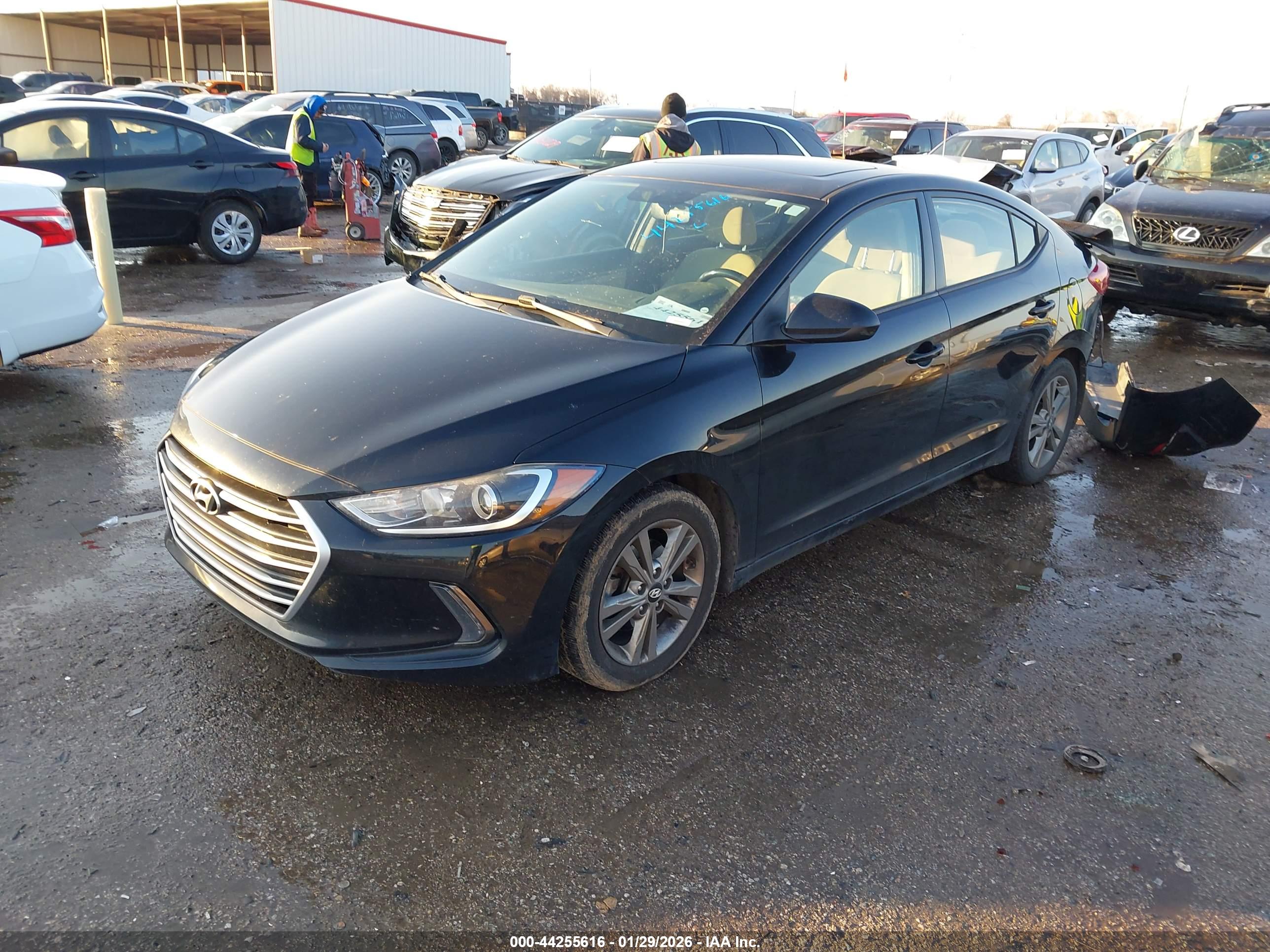 HYUNDAI ELANTRA image 2