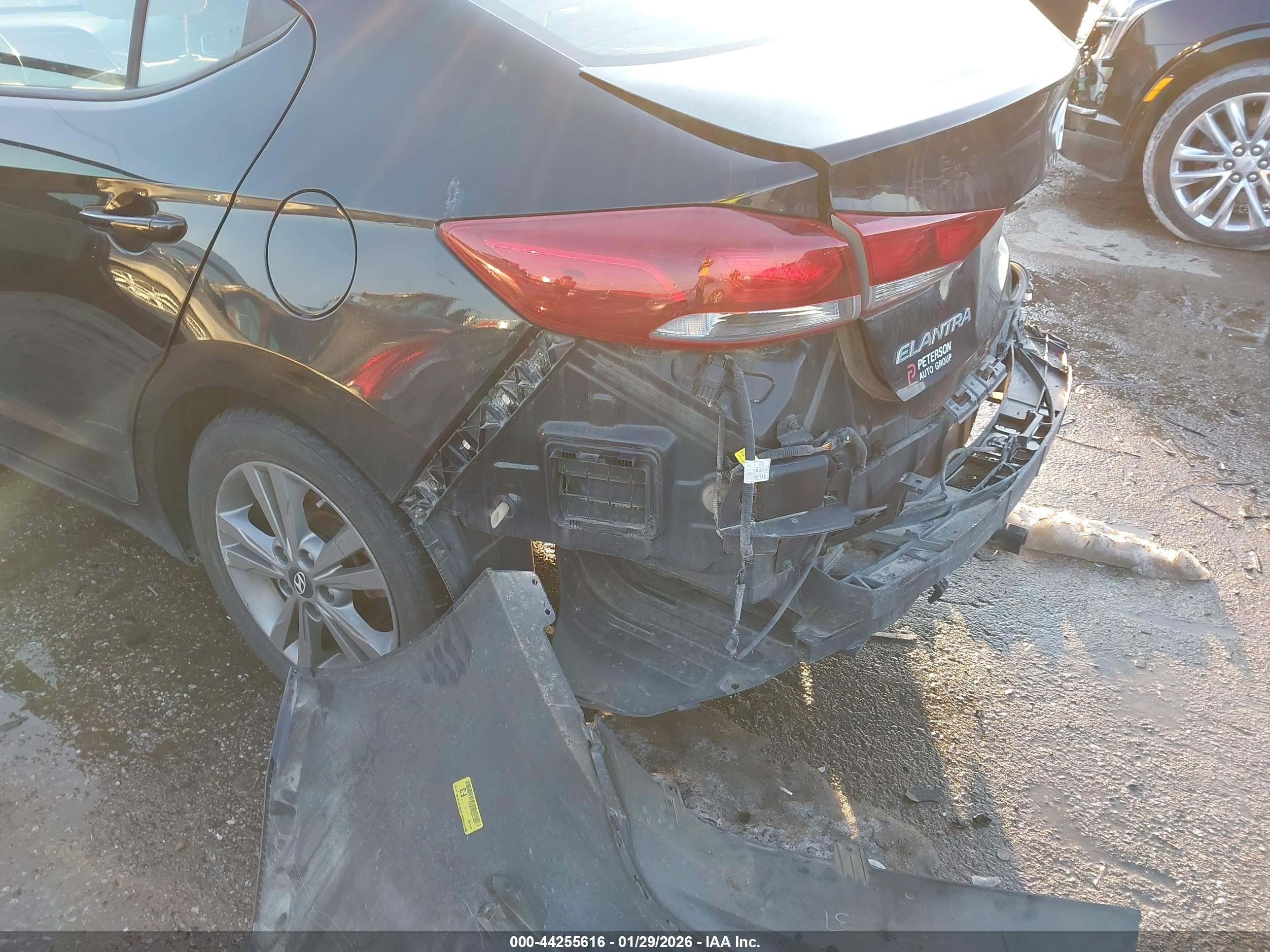 HYUNDAI ELANTRA image 6