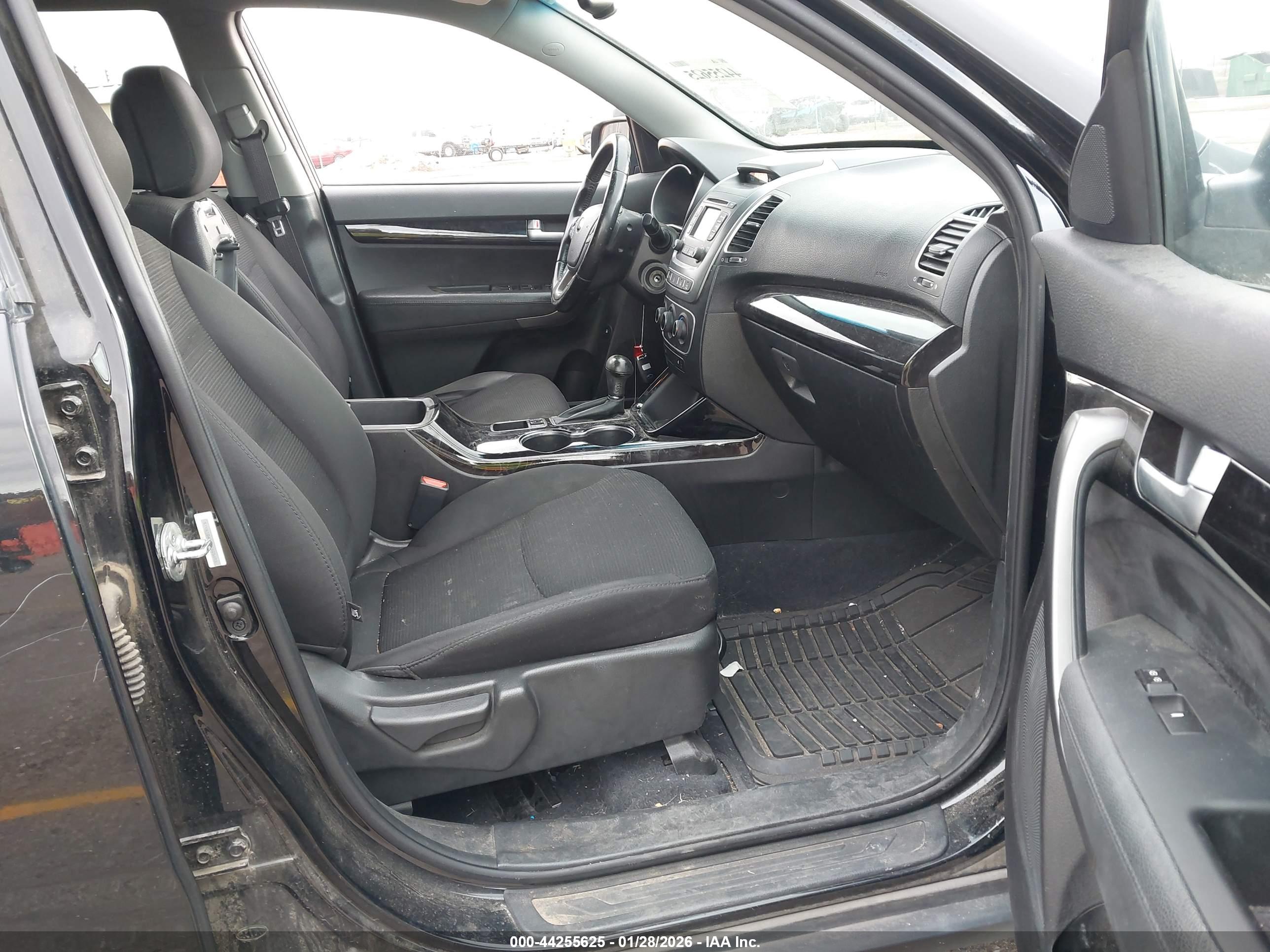 KIA SORENTO image 5