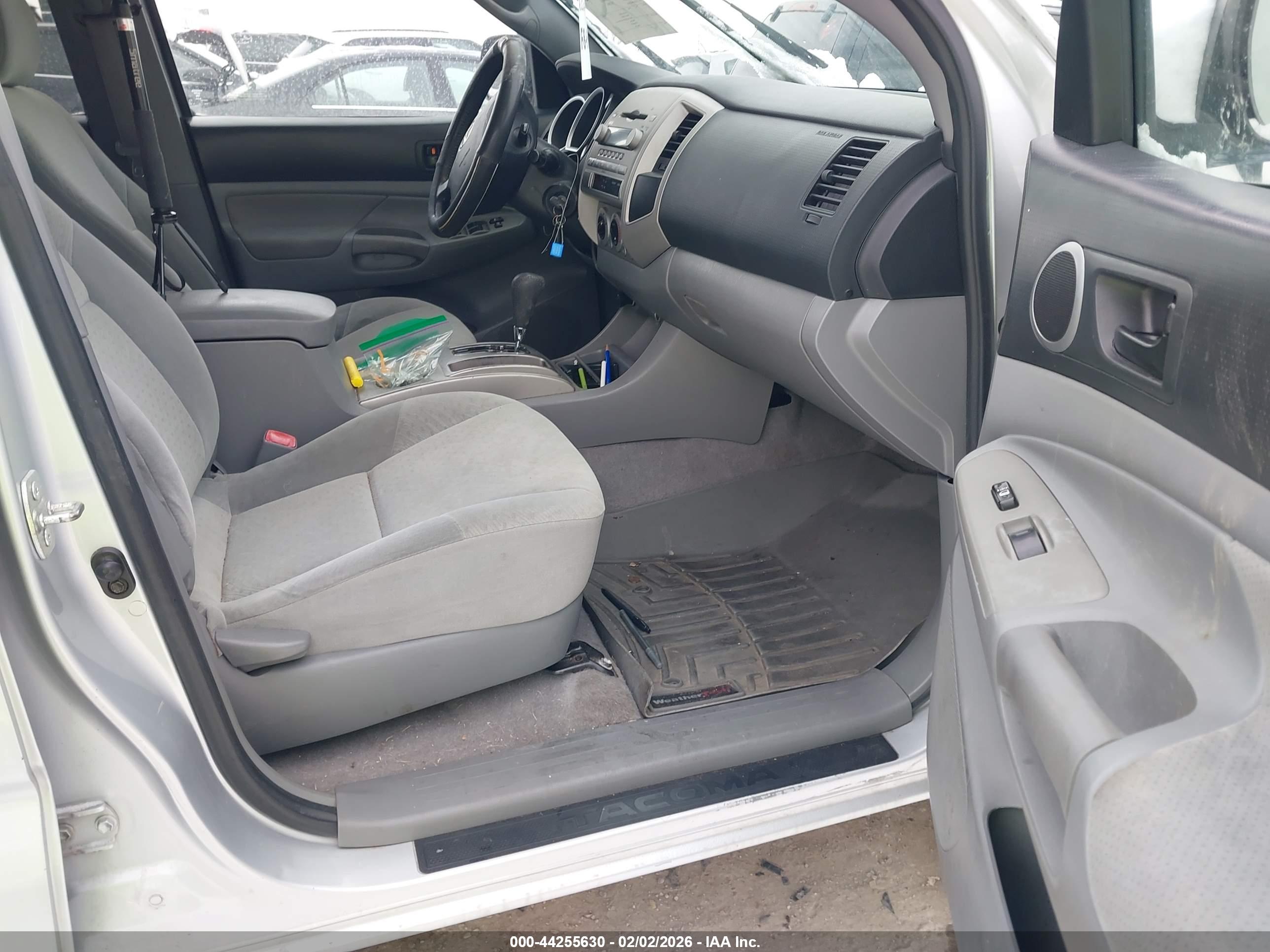 TOYOTA TACOMA image 5