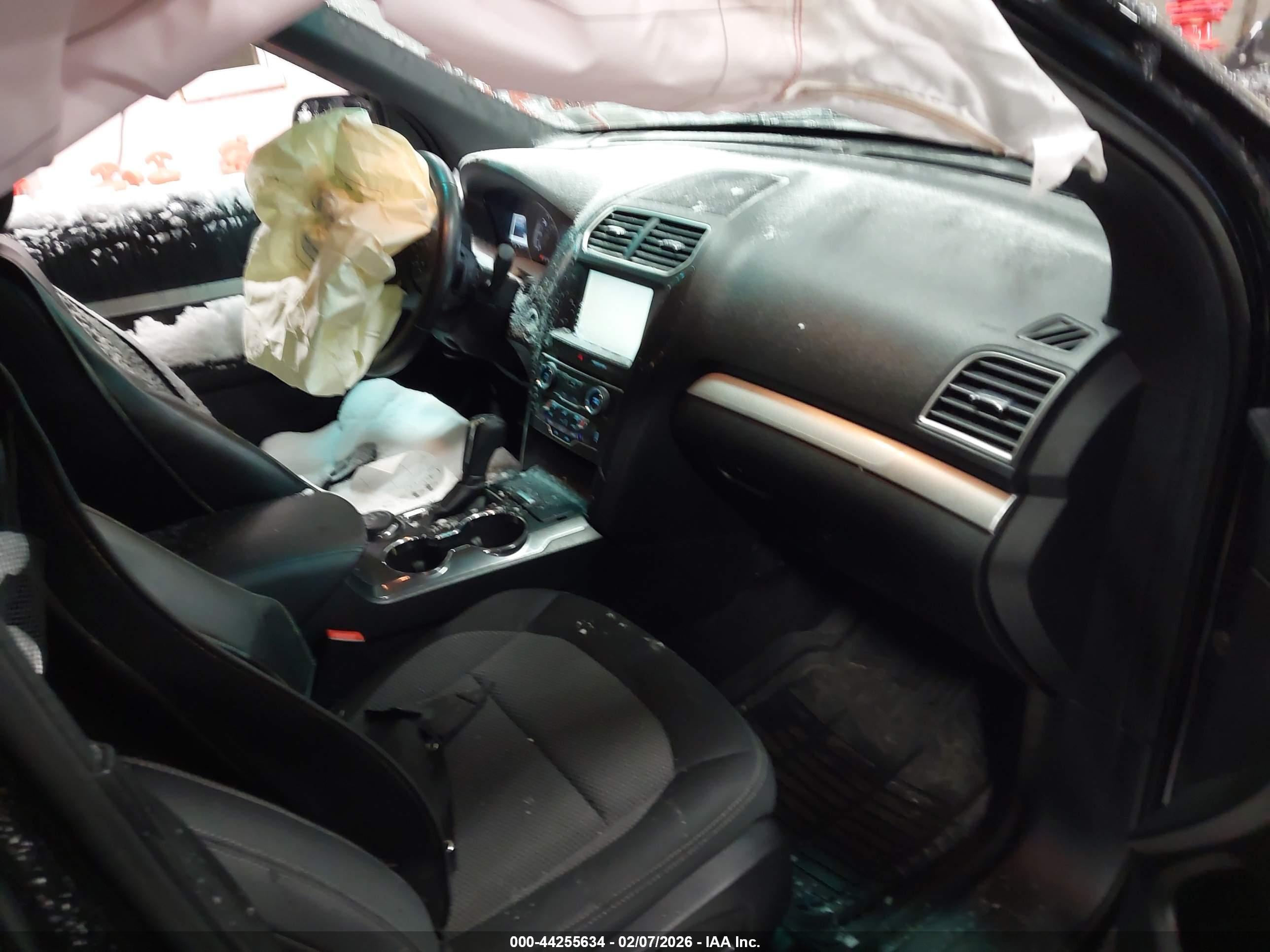 FORD EXPLORER image 5