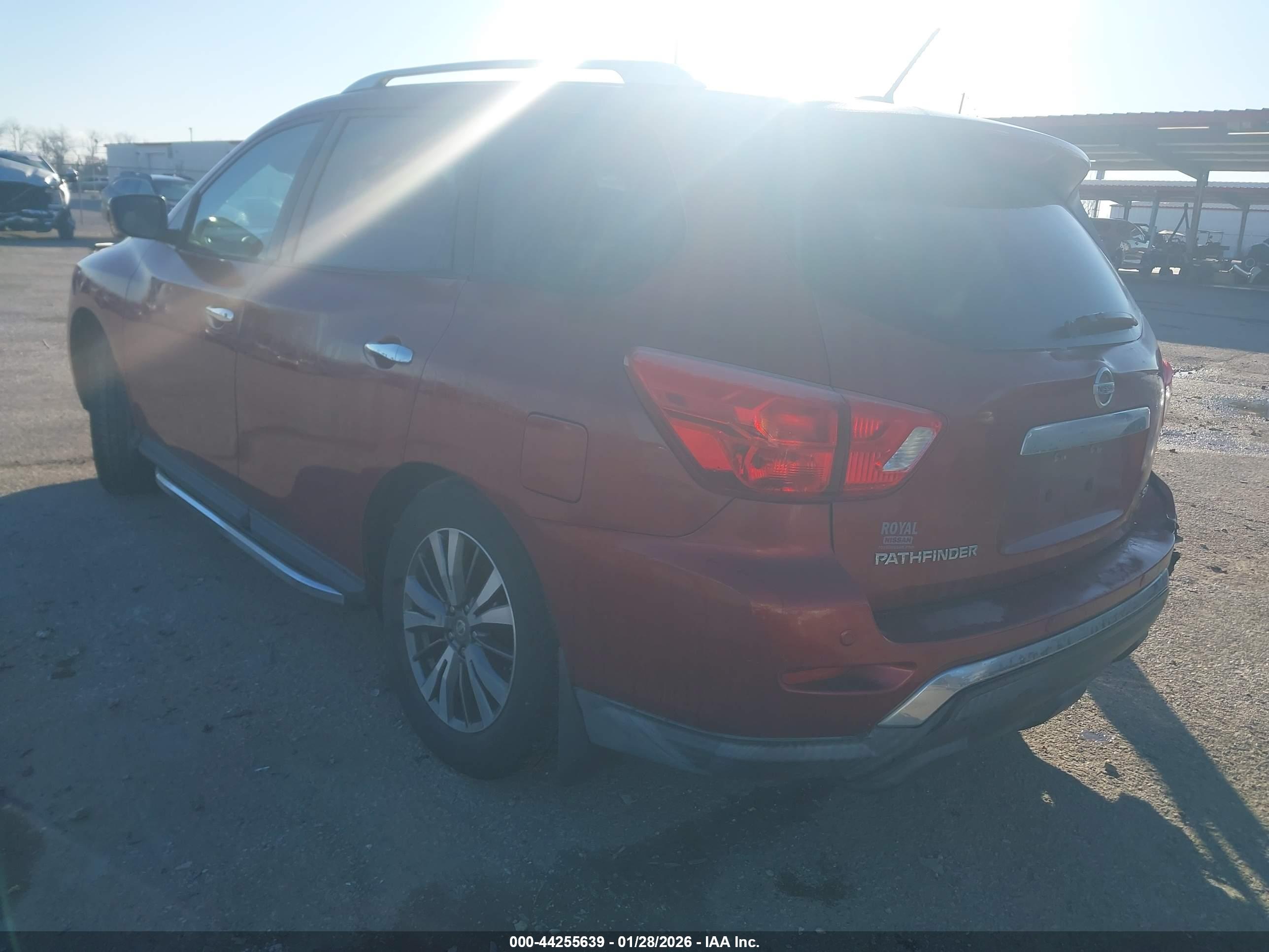 NISSAN PATHFINDER image 3