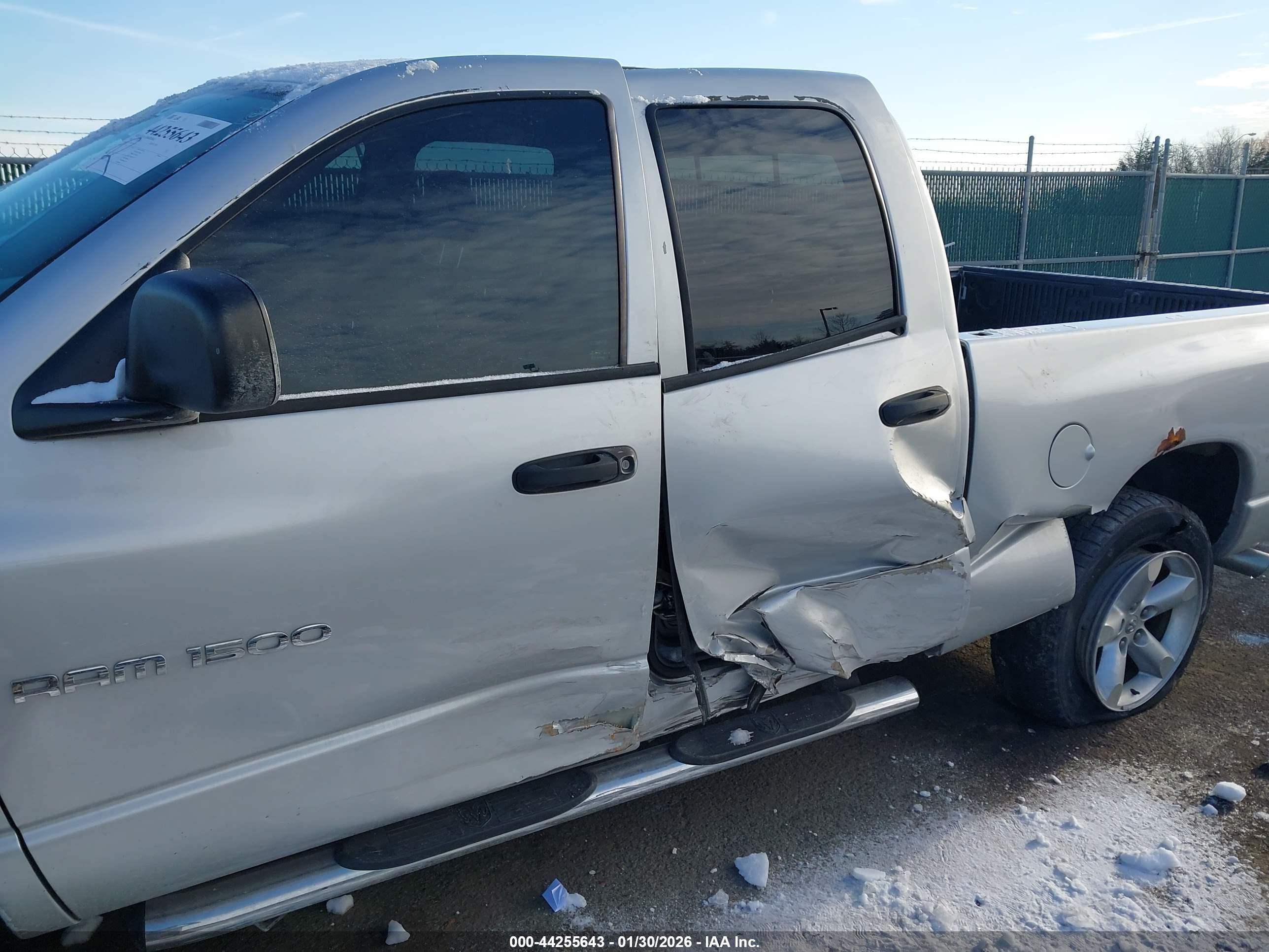 DODGE RAM image 6