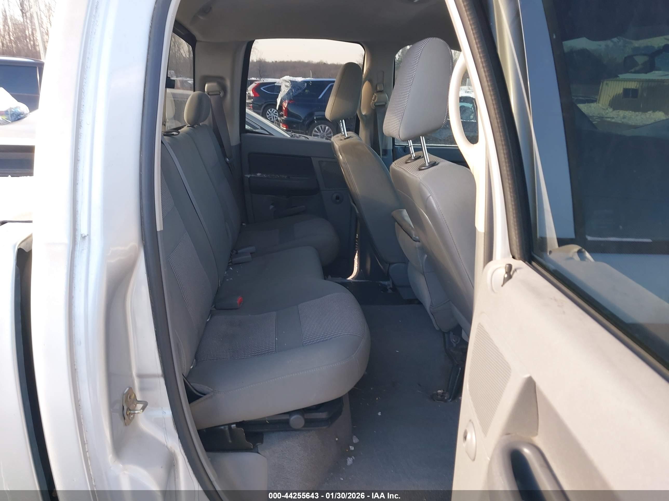 DODGE RAM image 8