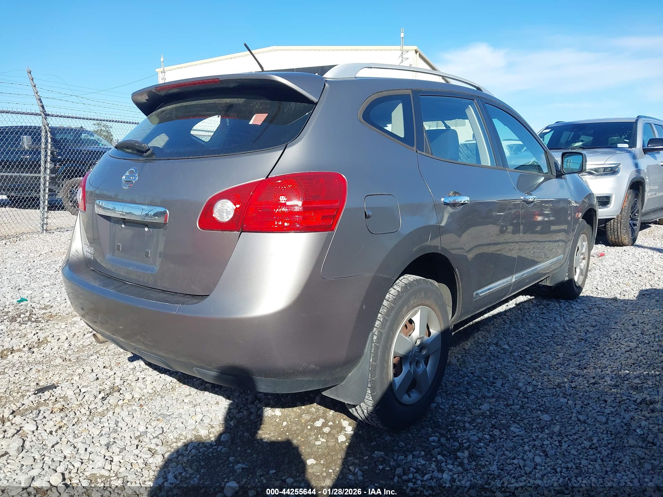 NISSAN ROGUE image 4