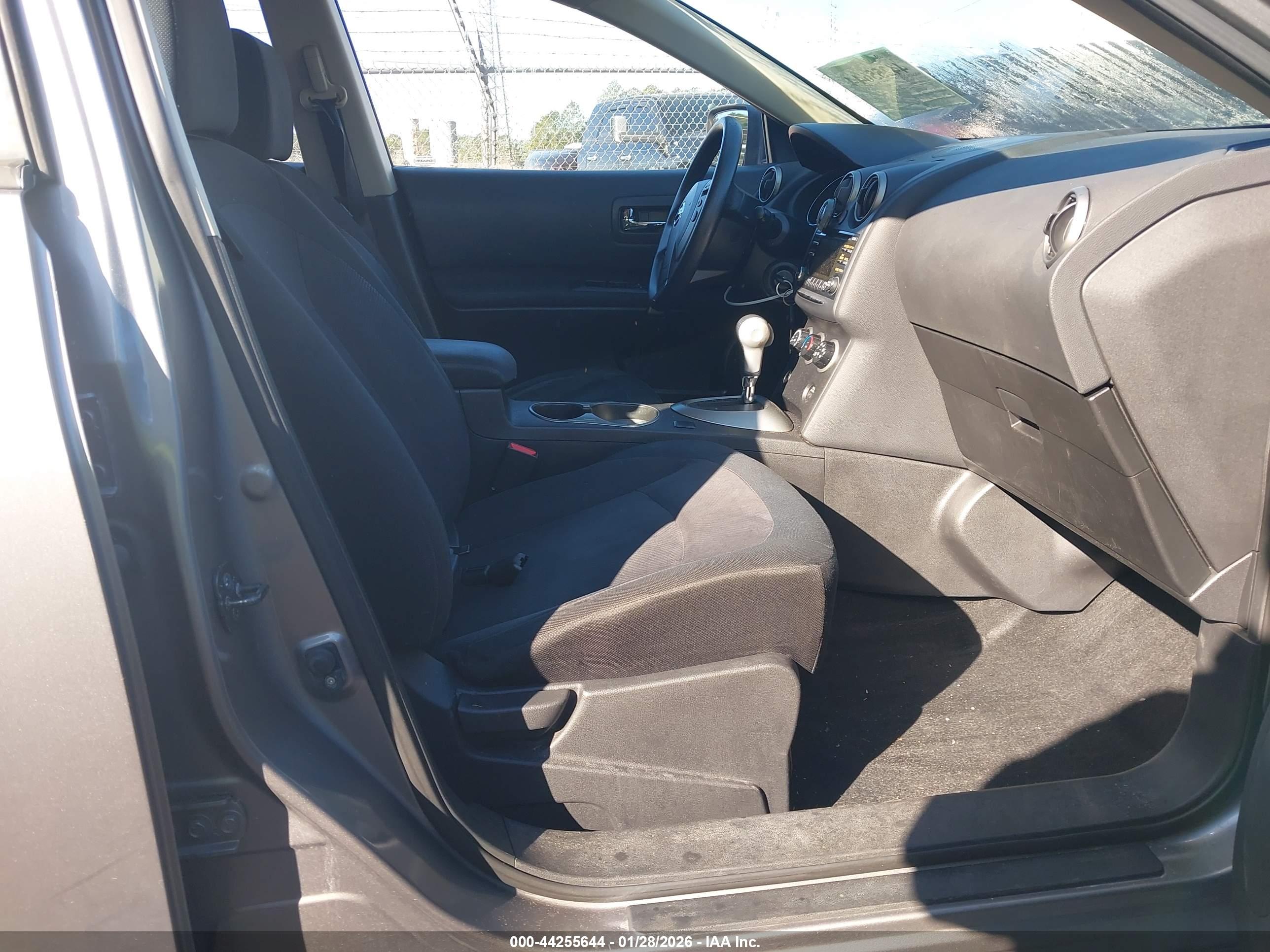 NISSAN ROGUE image 5