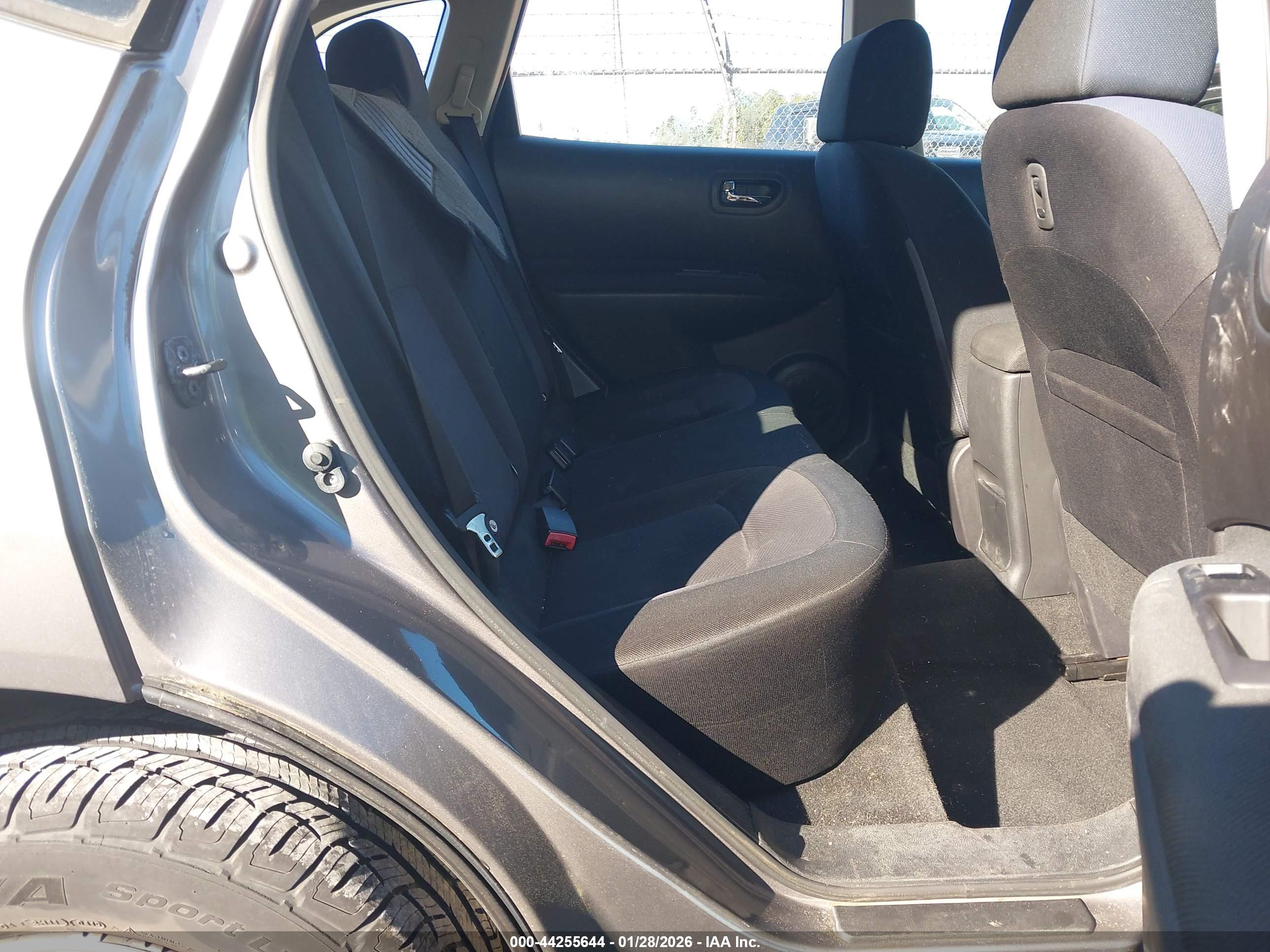 NISSAN ROGUE image 8