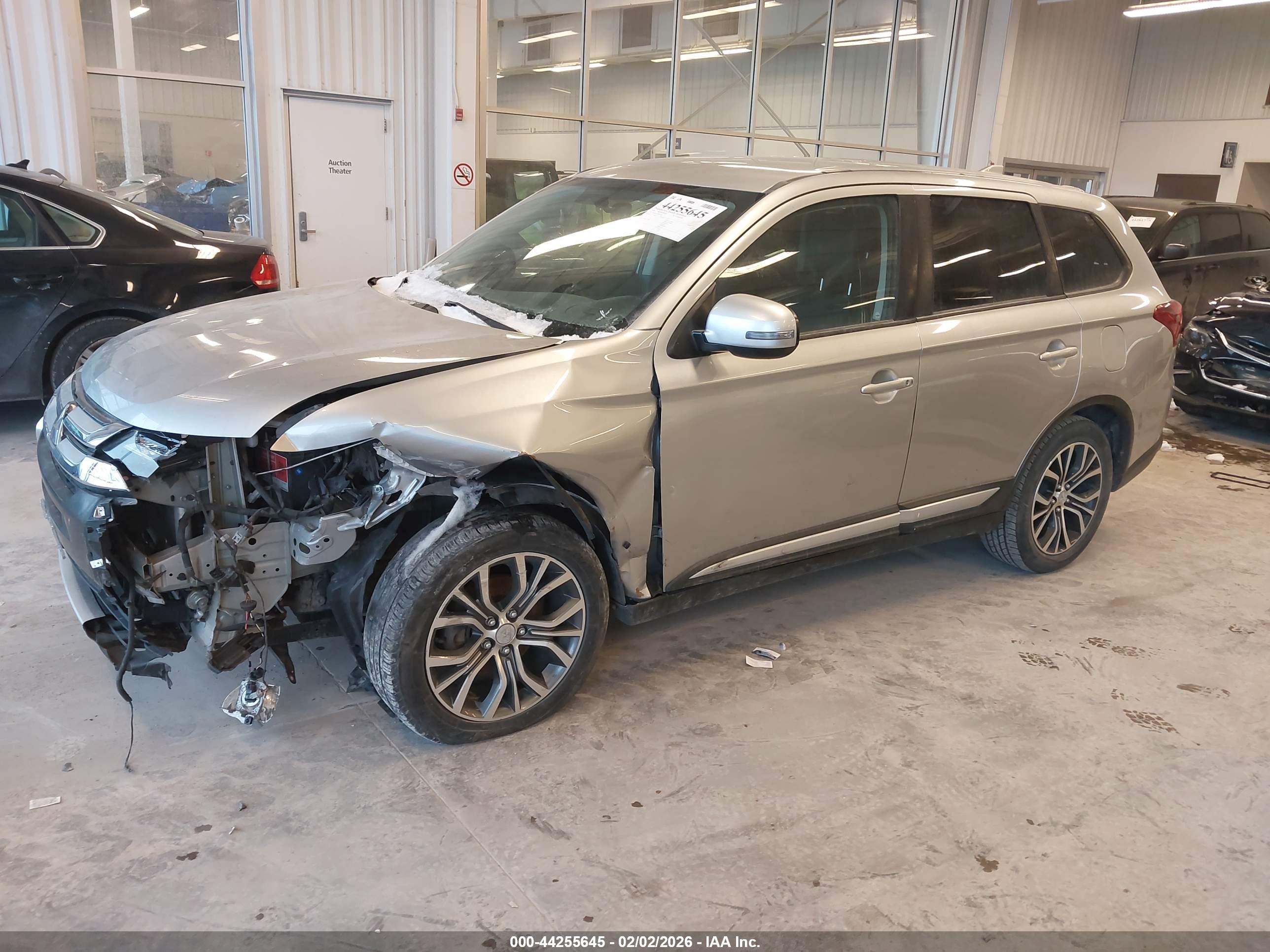 MITSUBISHI OUTLANDER image 2