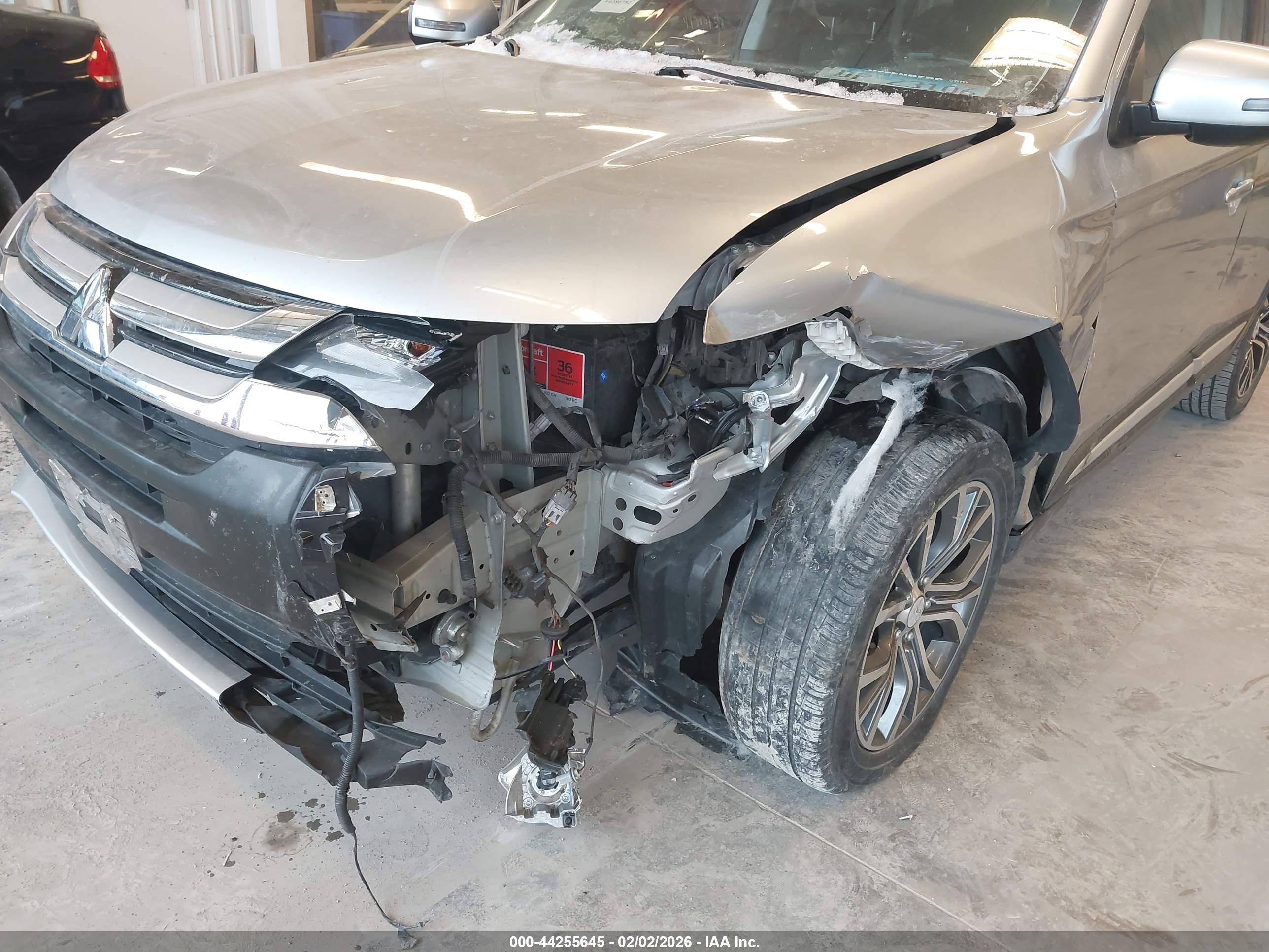 MITSUBISHI OUTLANDER image 6