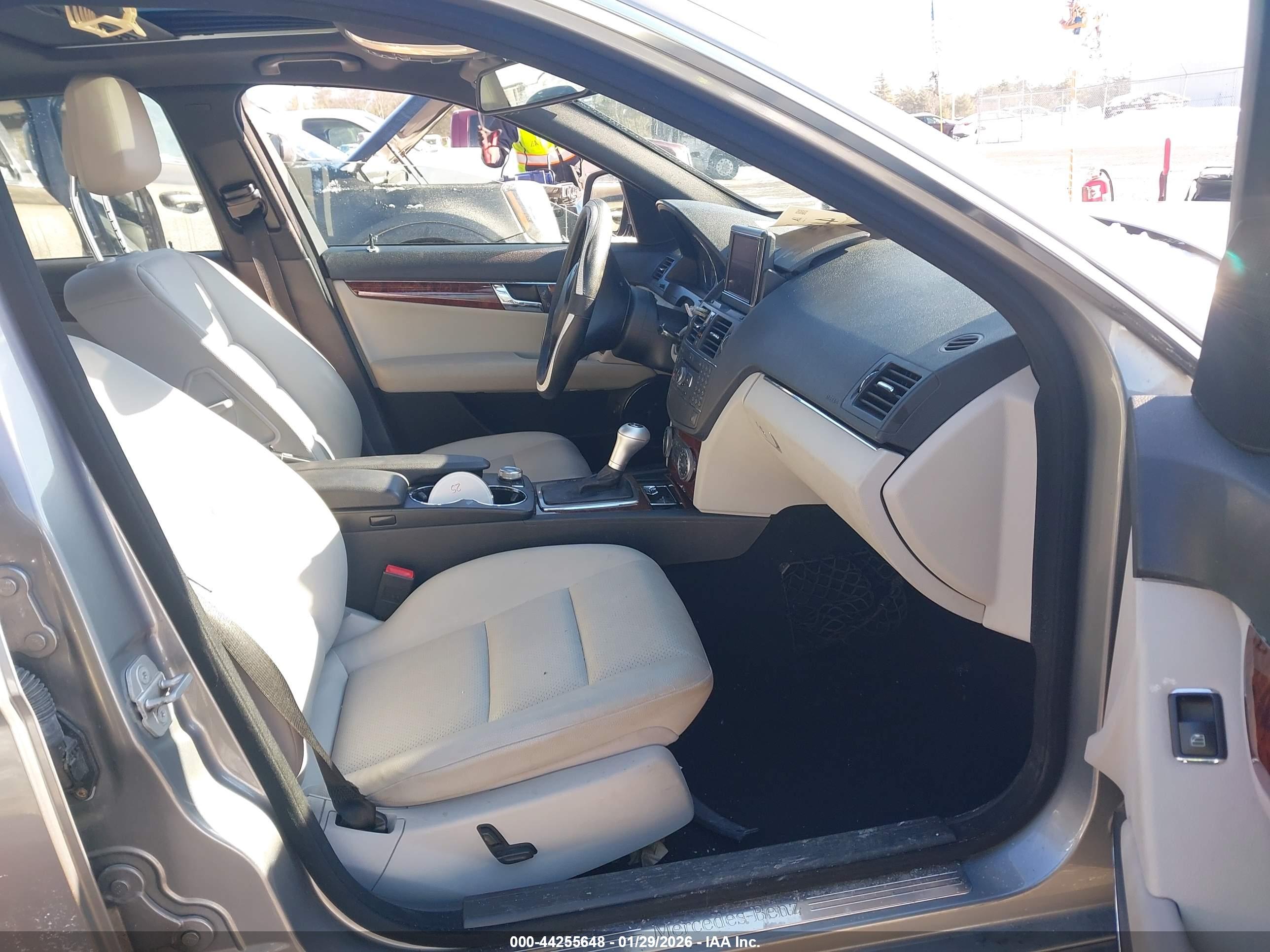 MERCEDES-BENZ C image 5