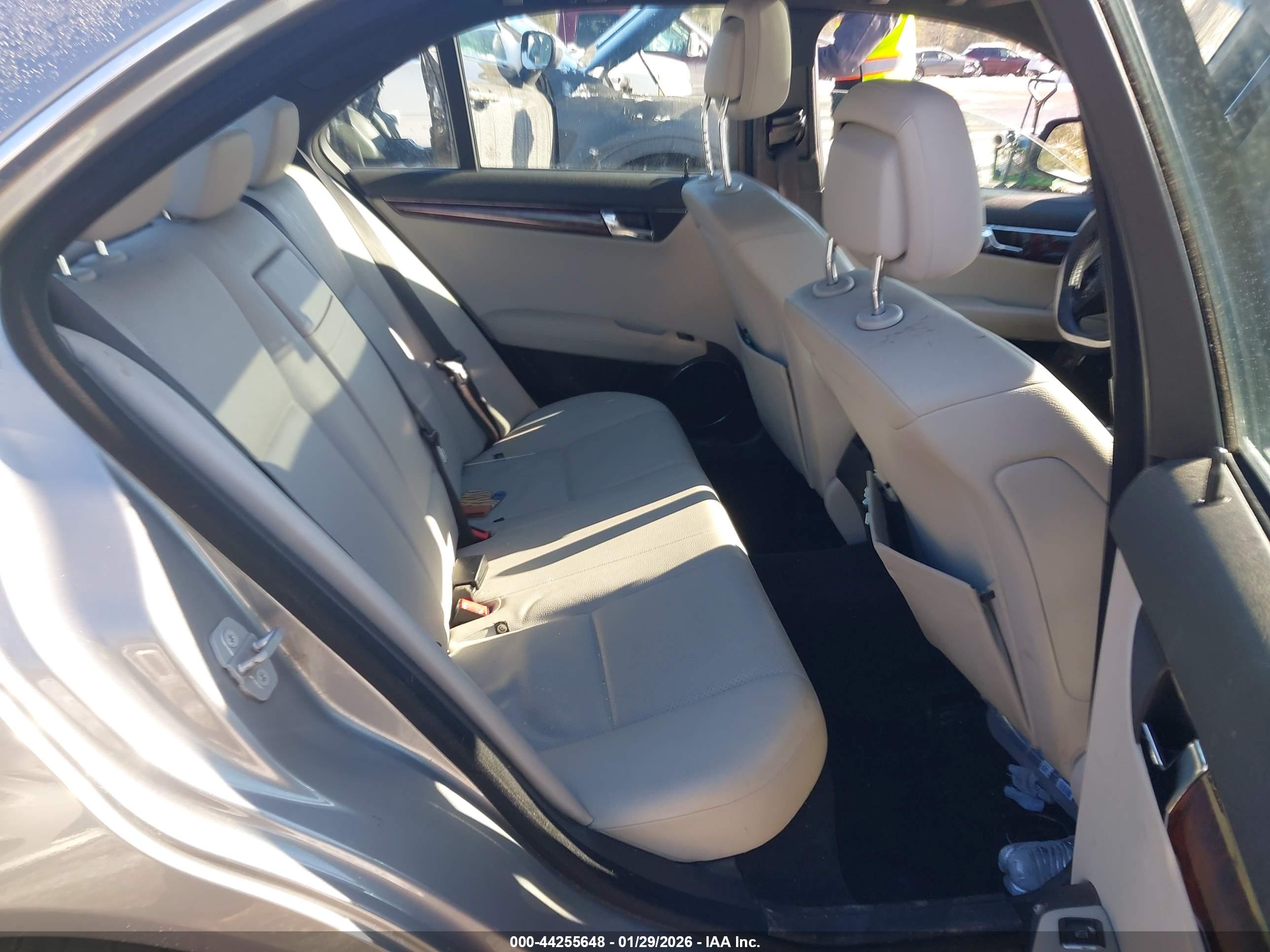 MERCEDES-BENZ C image 8