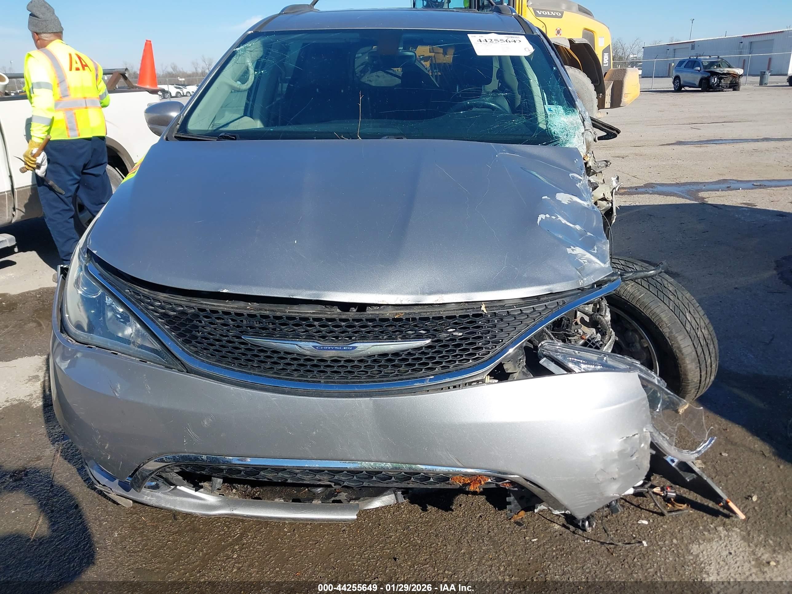 CHRYSLER PACIFICA image 10