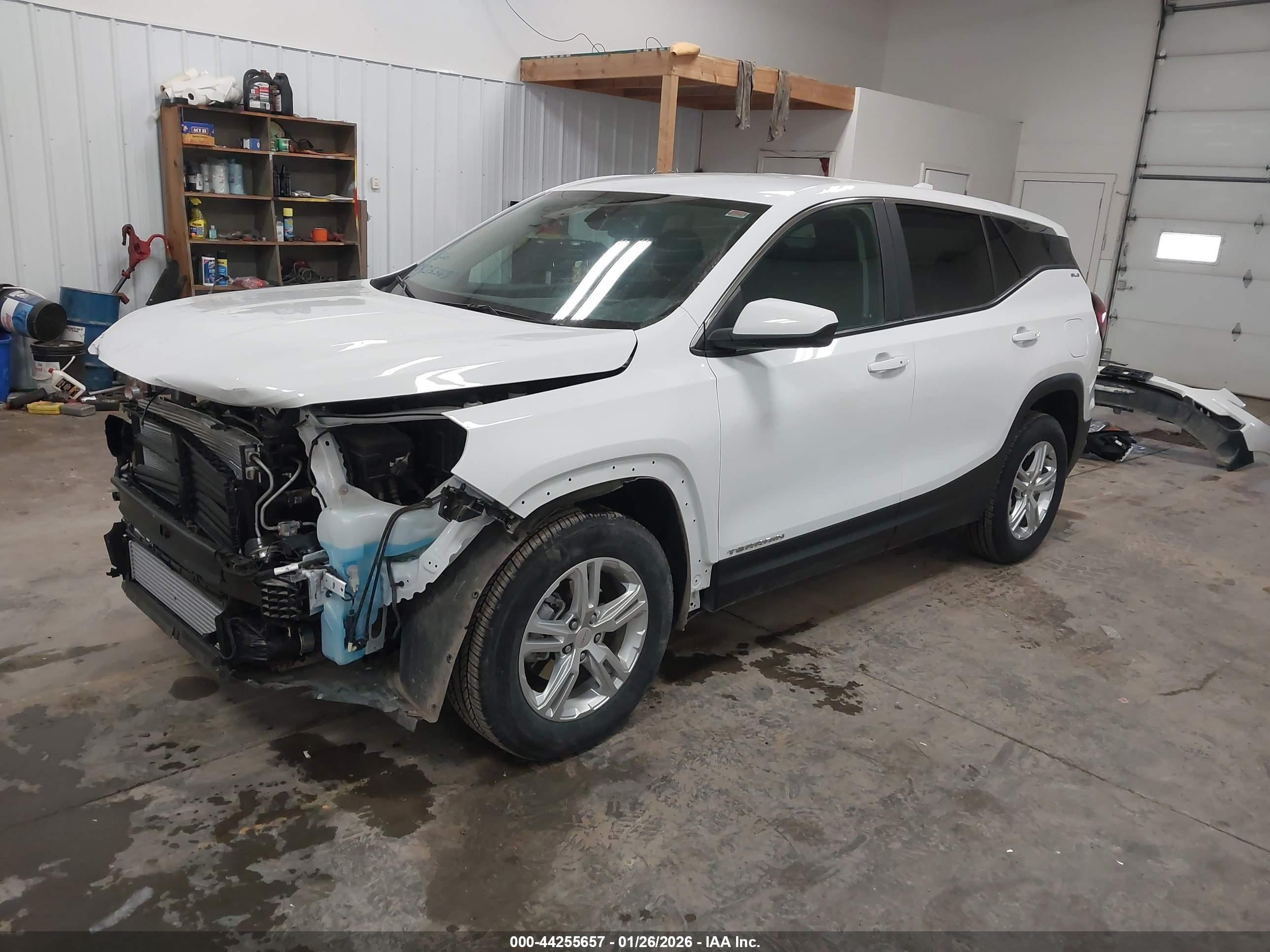 GMC TERRAIN image 2