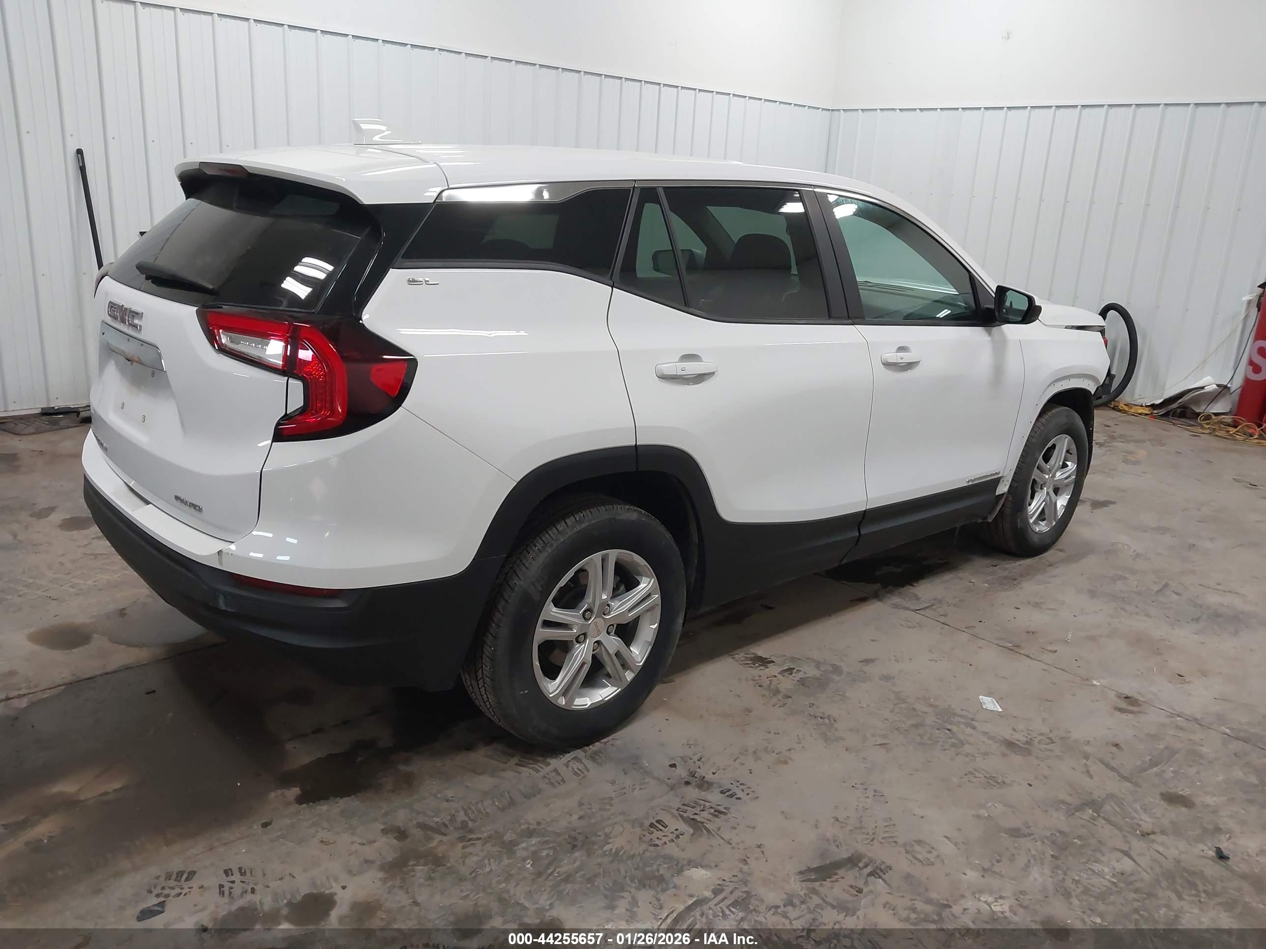 GMC TERRAIN image 4