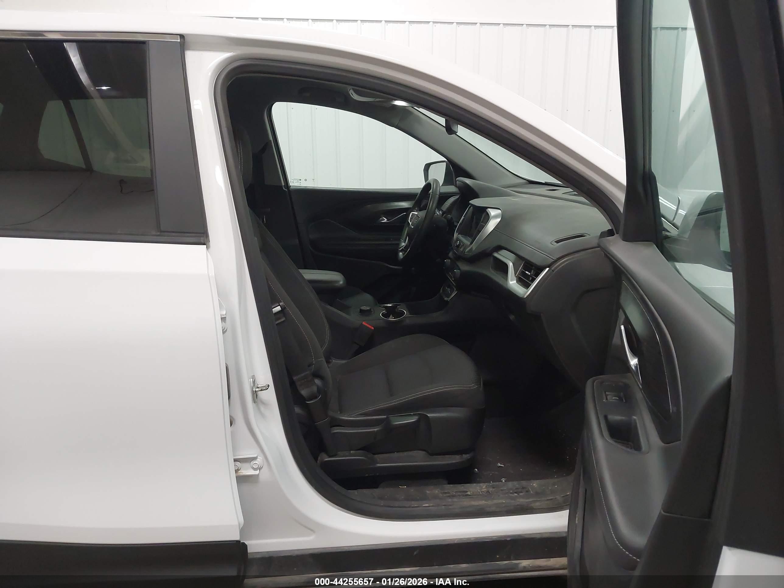 GMC TERRAIN image 5