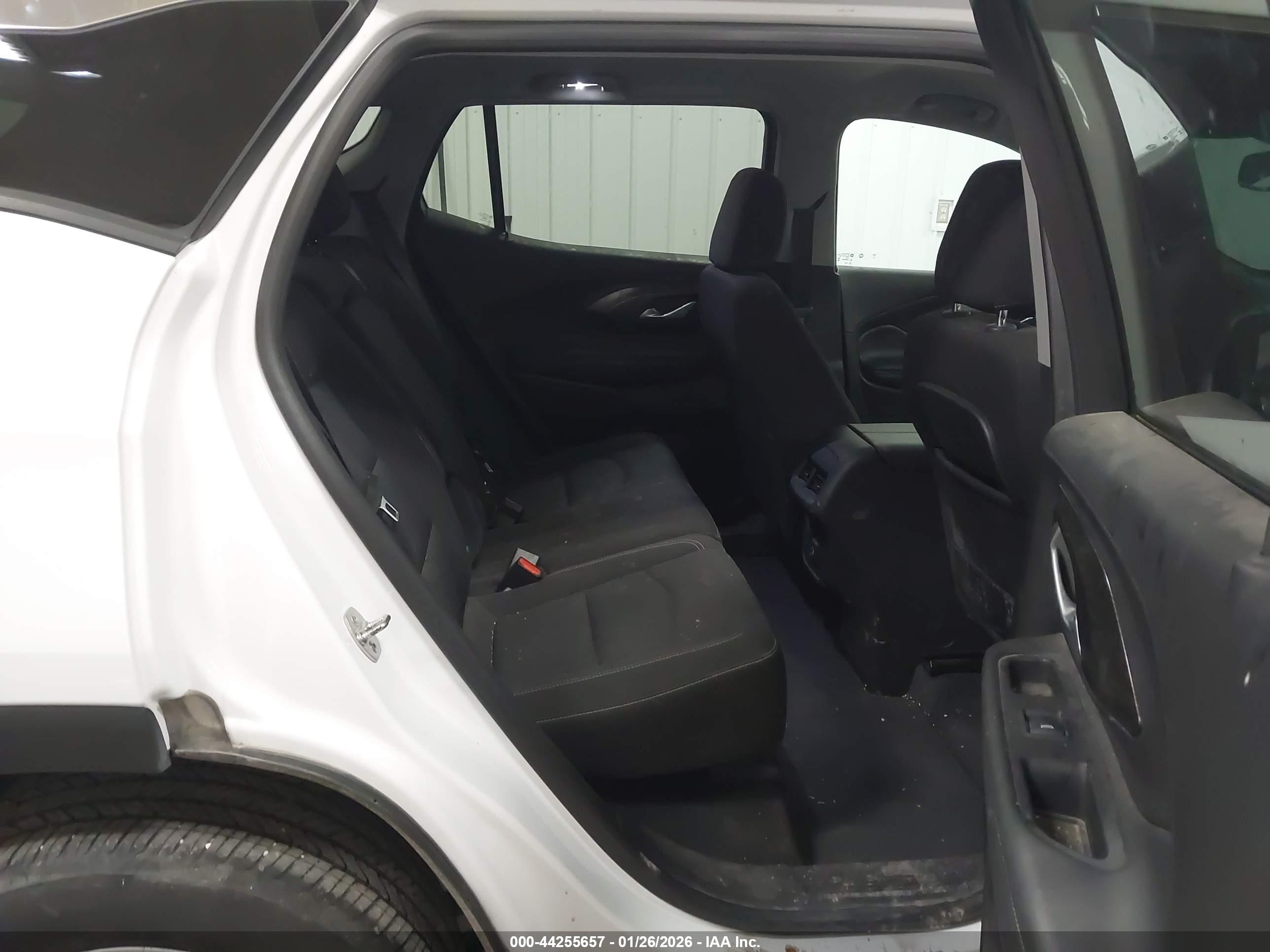 GMC TERRAIN image 8