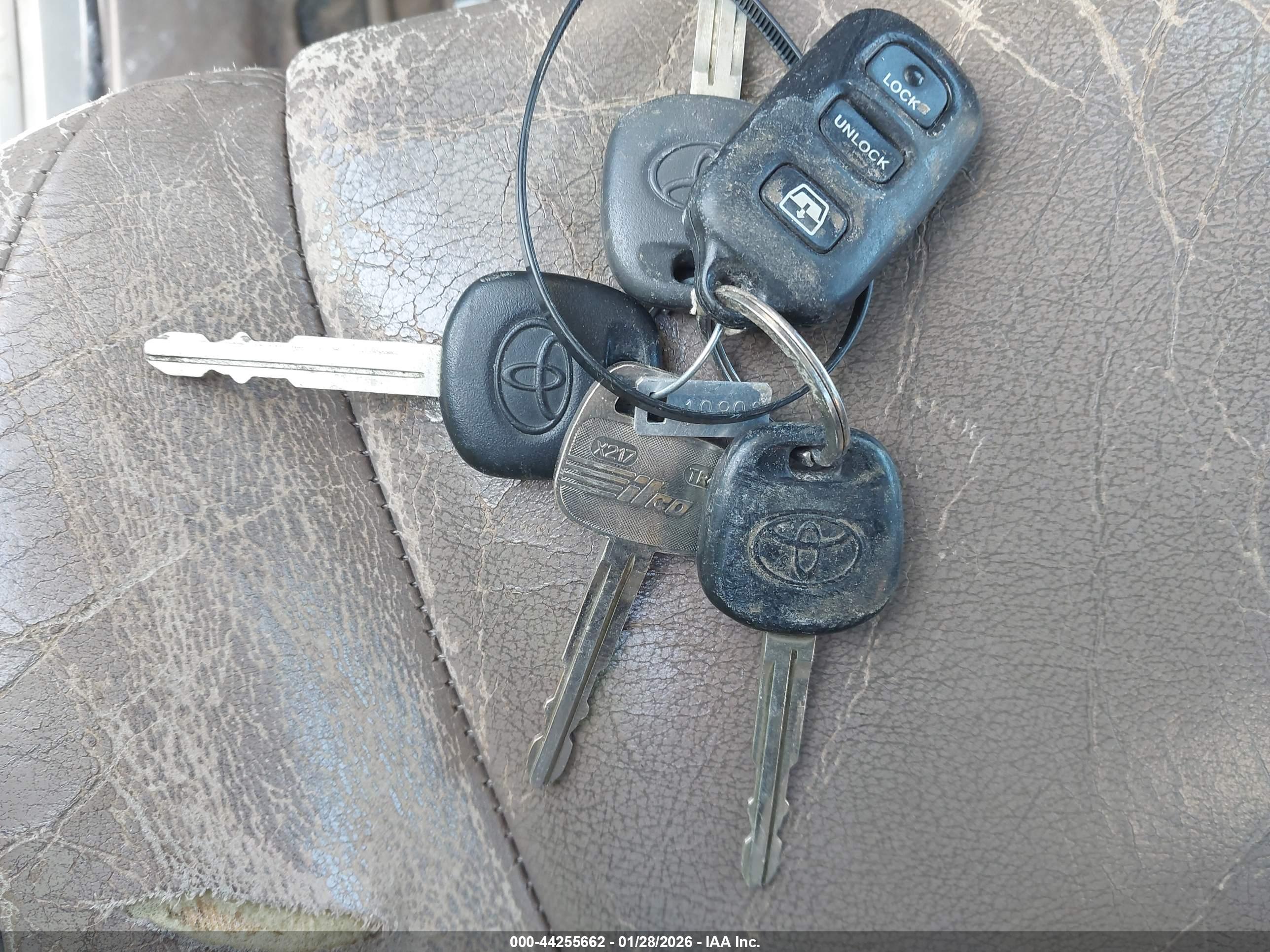 TOYOTA 4RUNNER image 11
