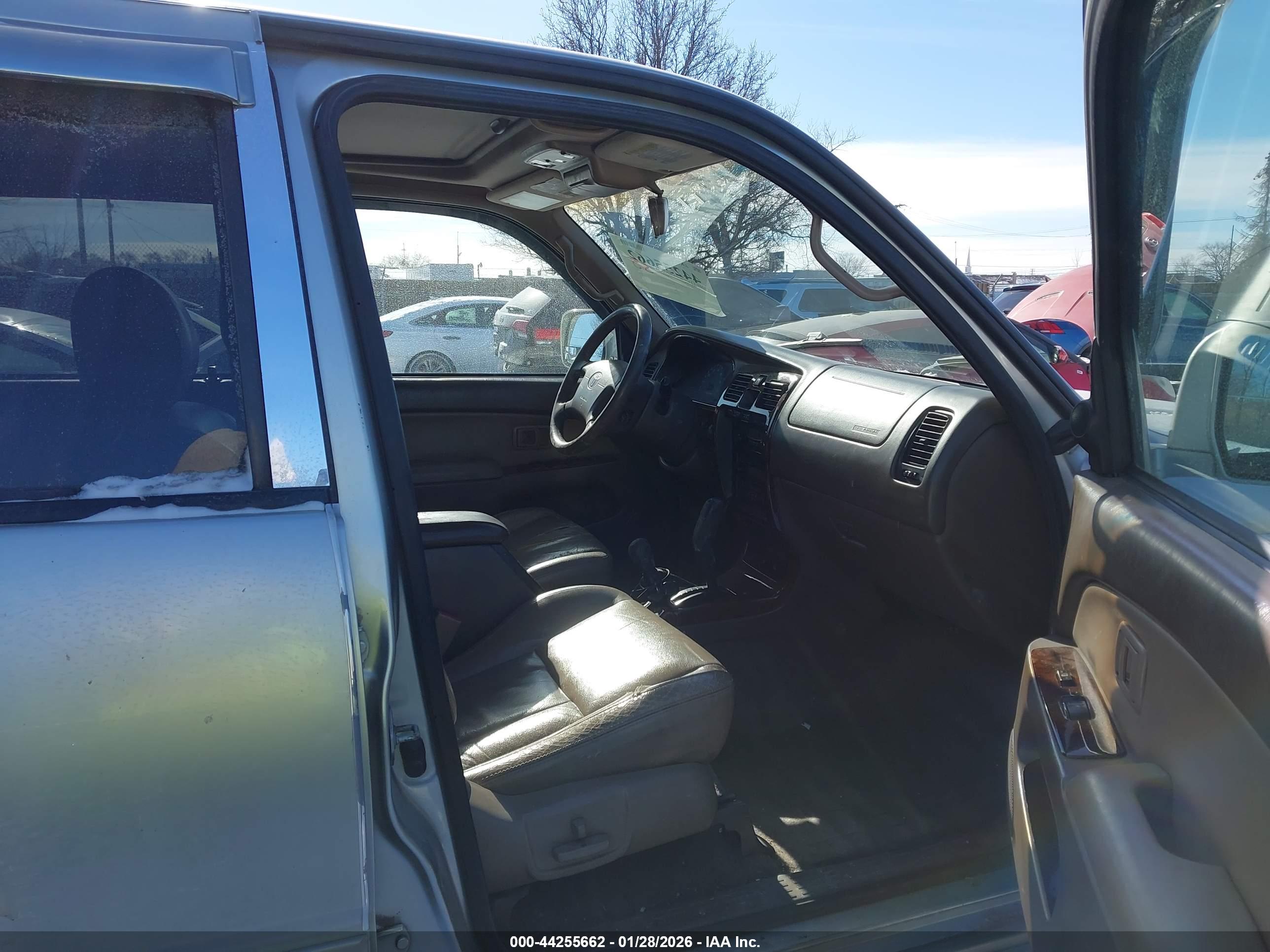 TOYOTA 4RUNNER image 5