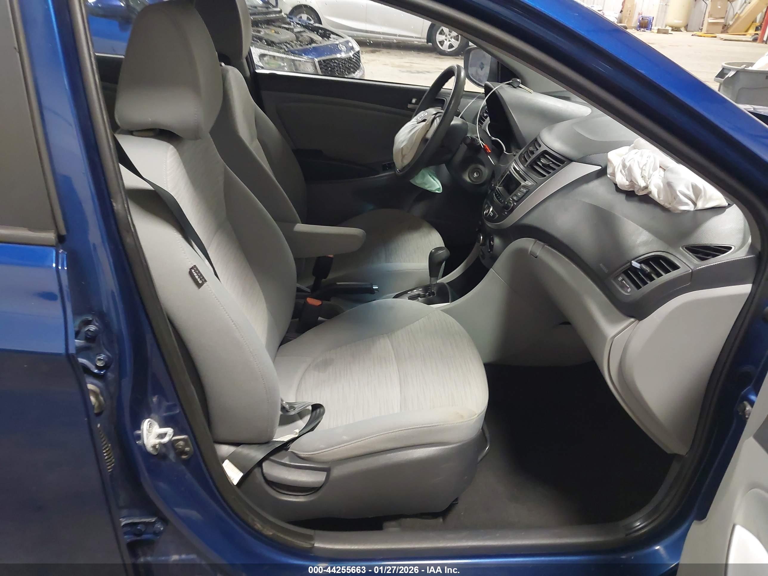 HYUNDAI ACCENT image 5