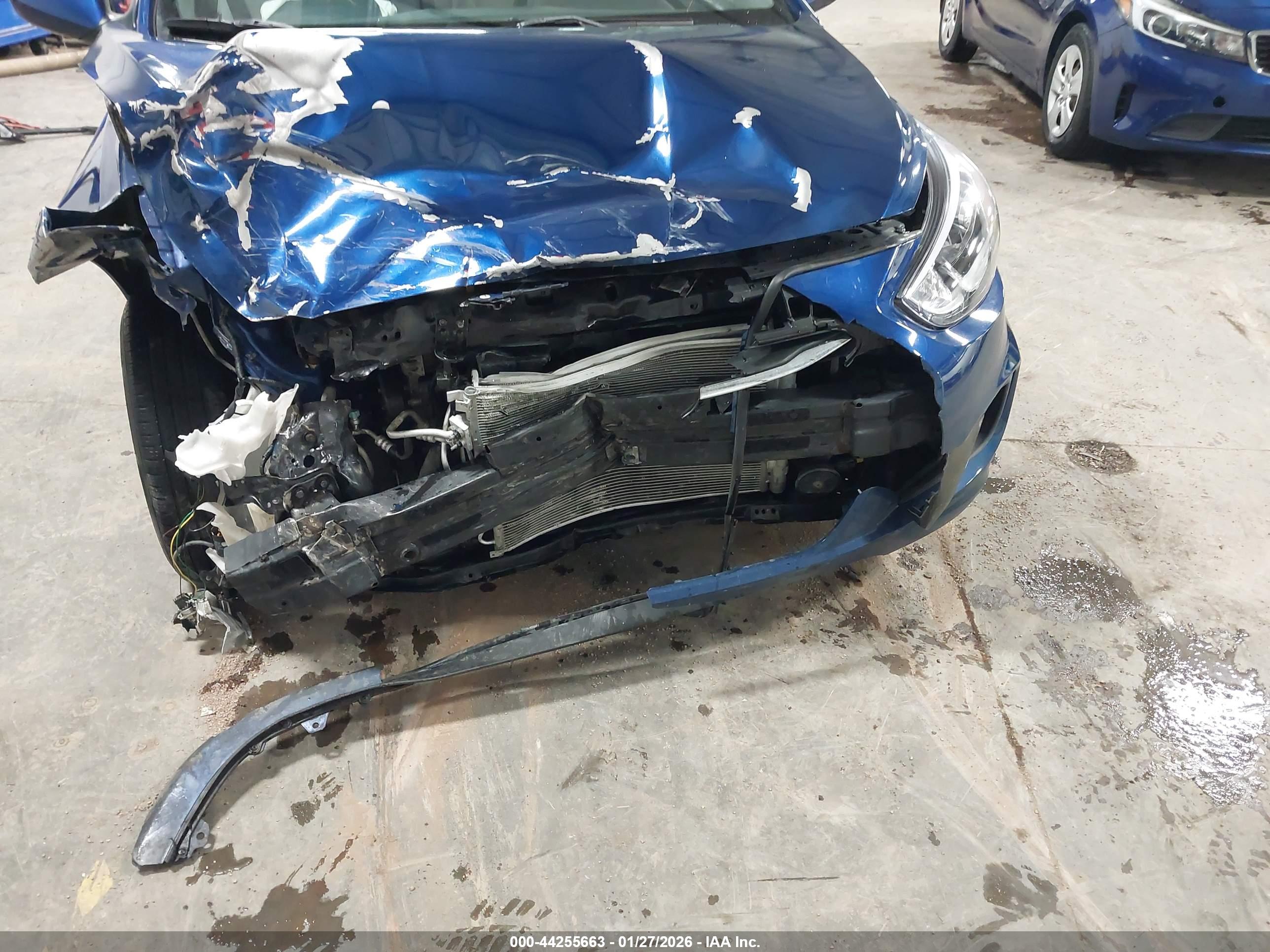 HYUNDAI ACCENT image 6