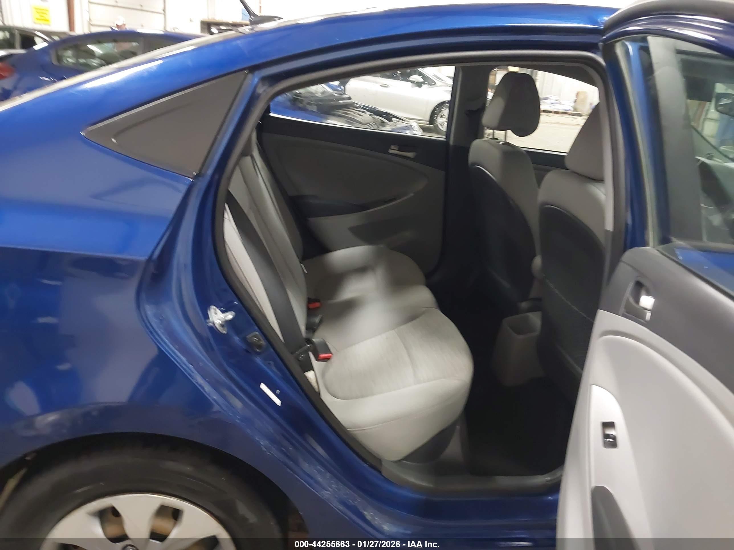 HYUNDAI ACCENT image 8