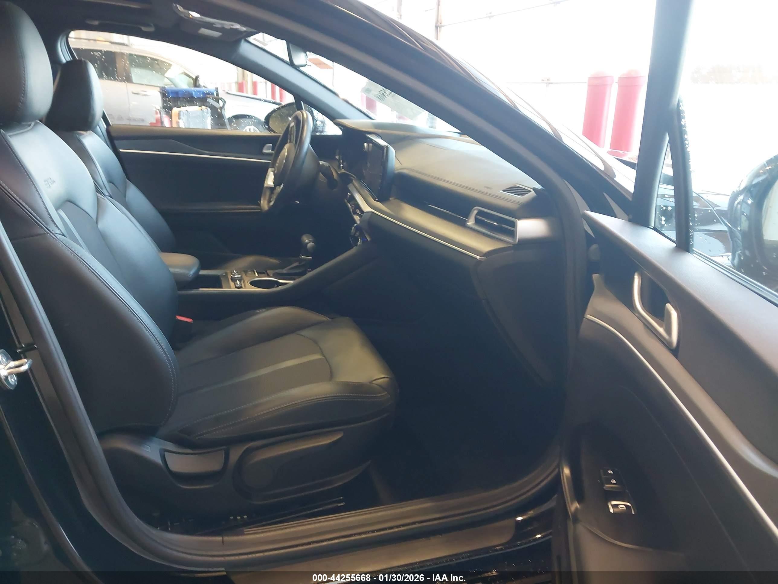 KIA K5 image 5