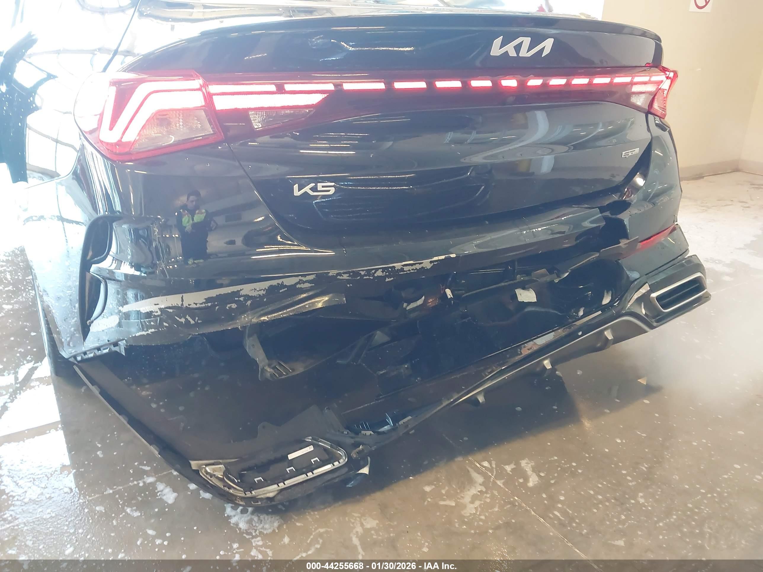 KIA K5 image 6