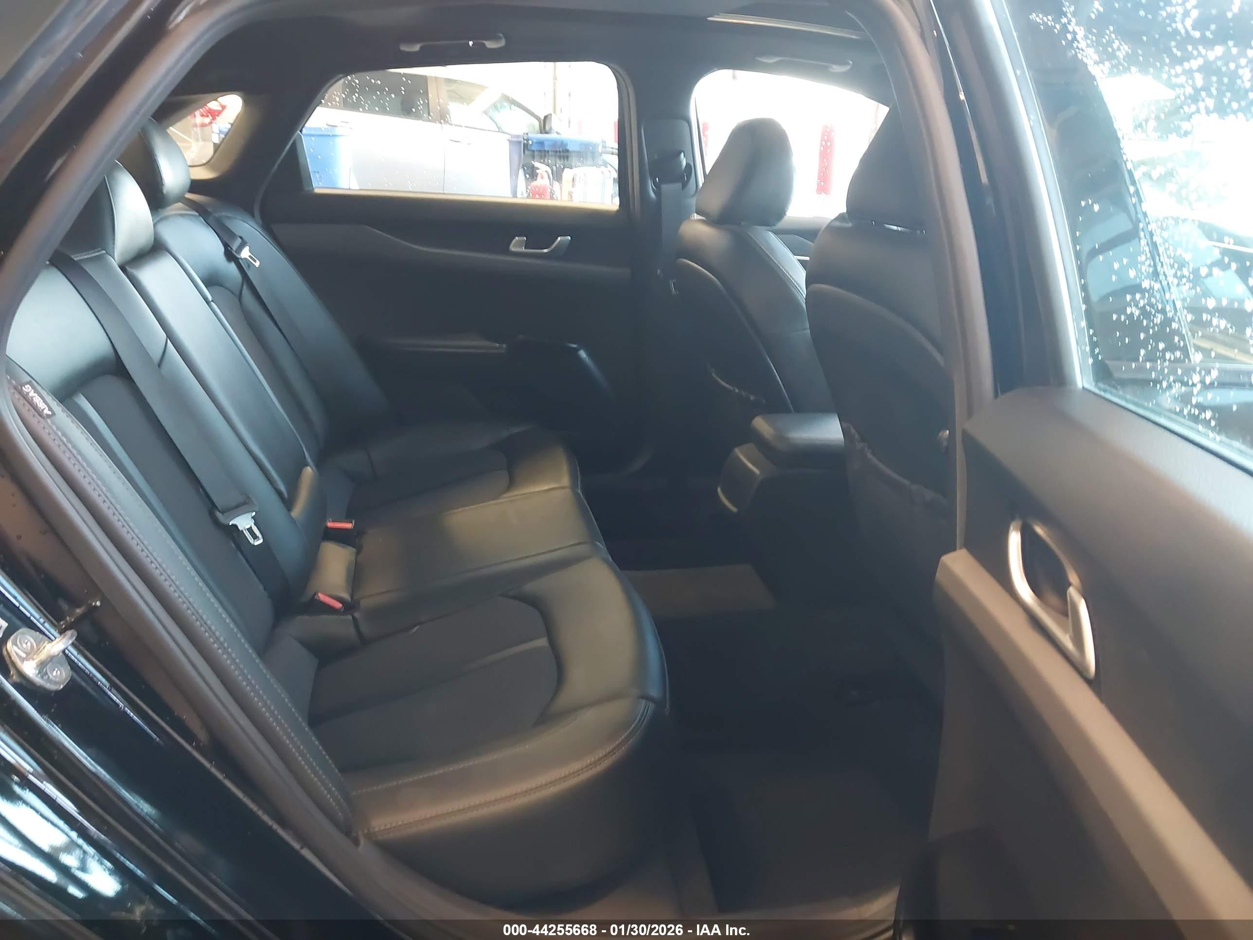 KIA K5 image 8