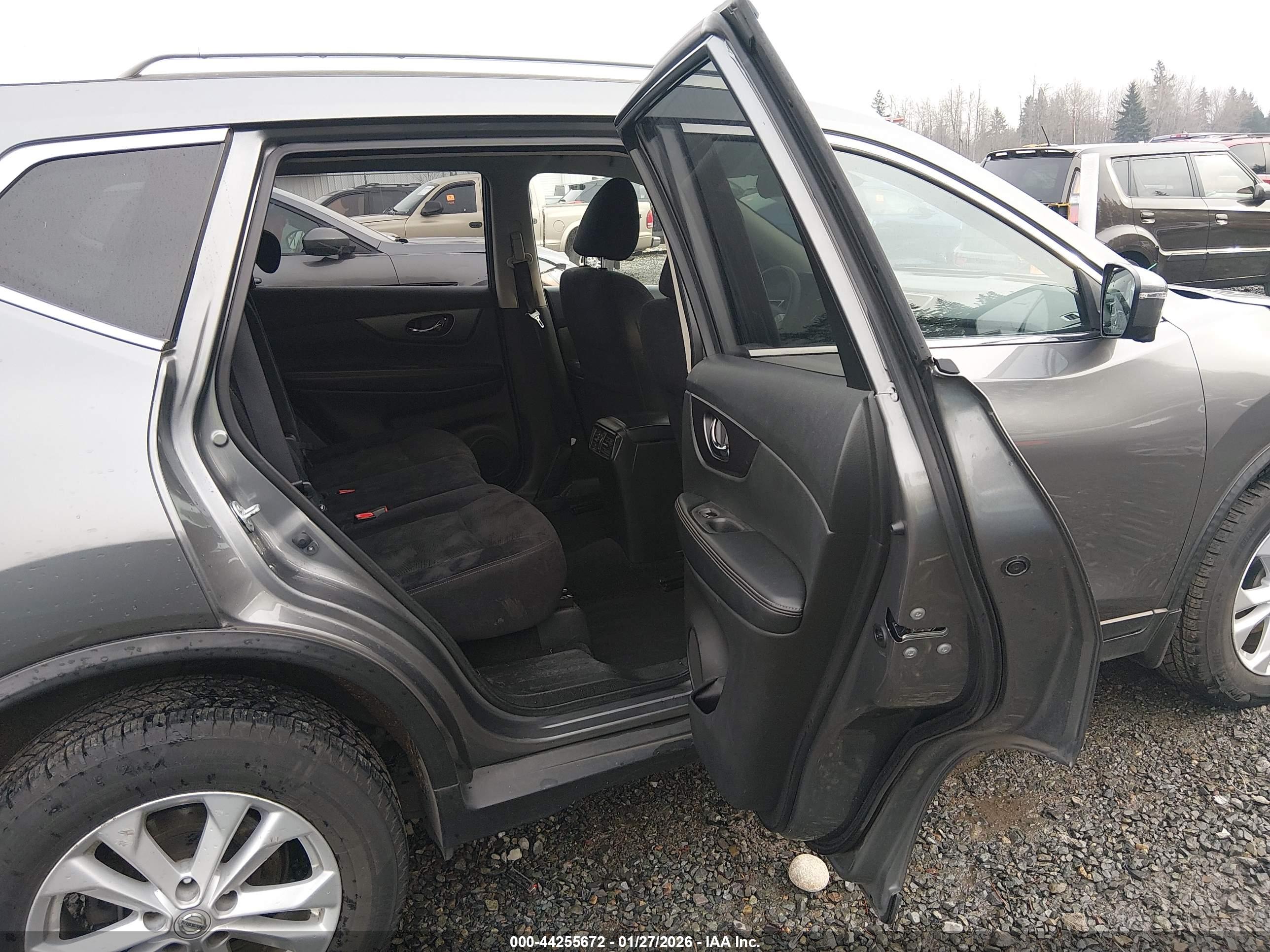 NISSAN ROGUE image 8