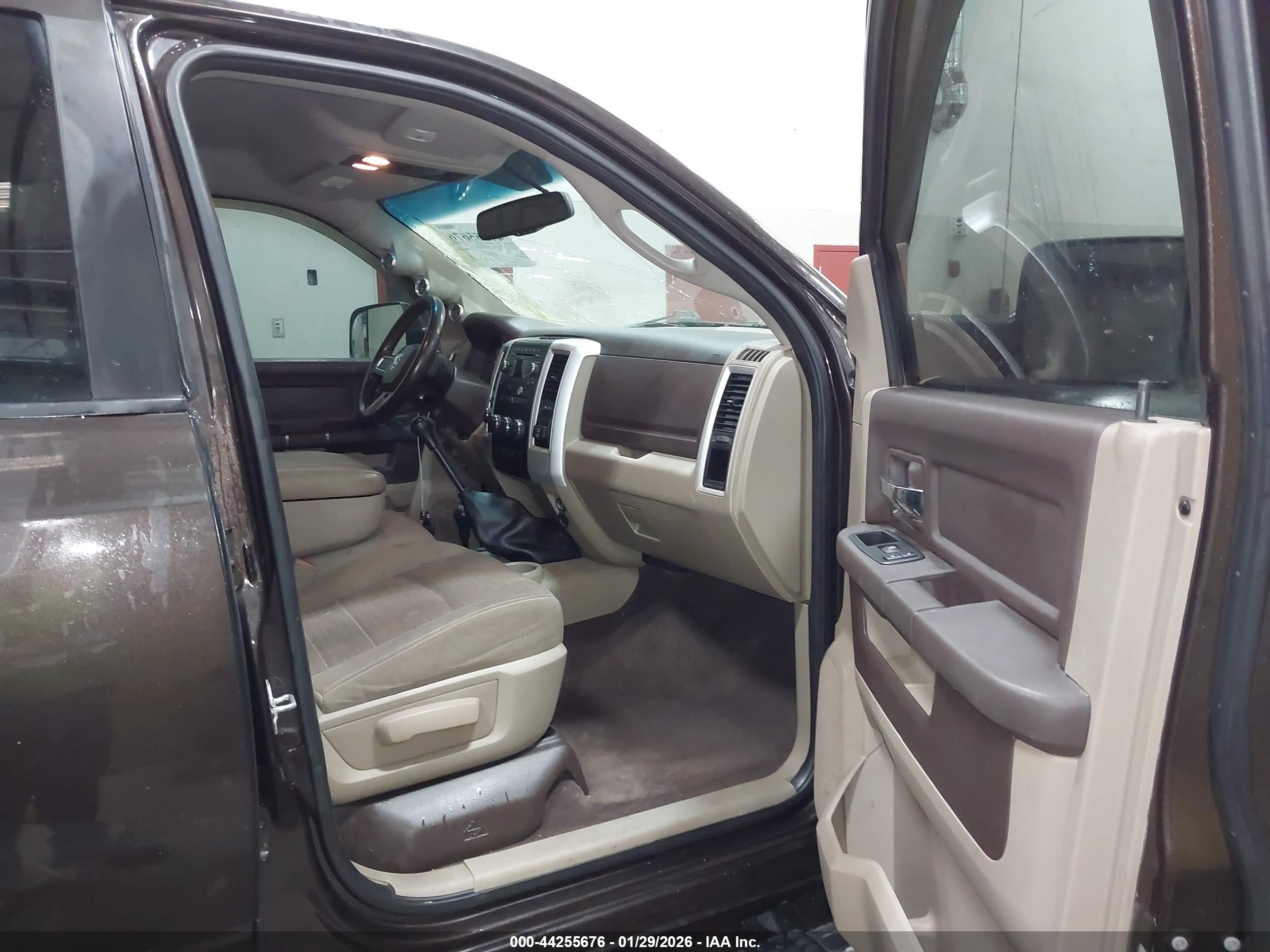 DODGE RAM image 5