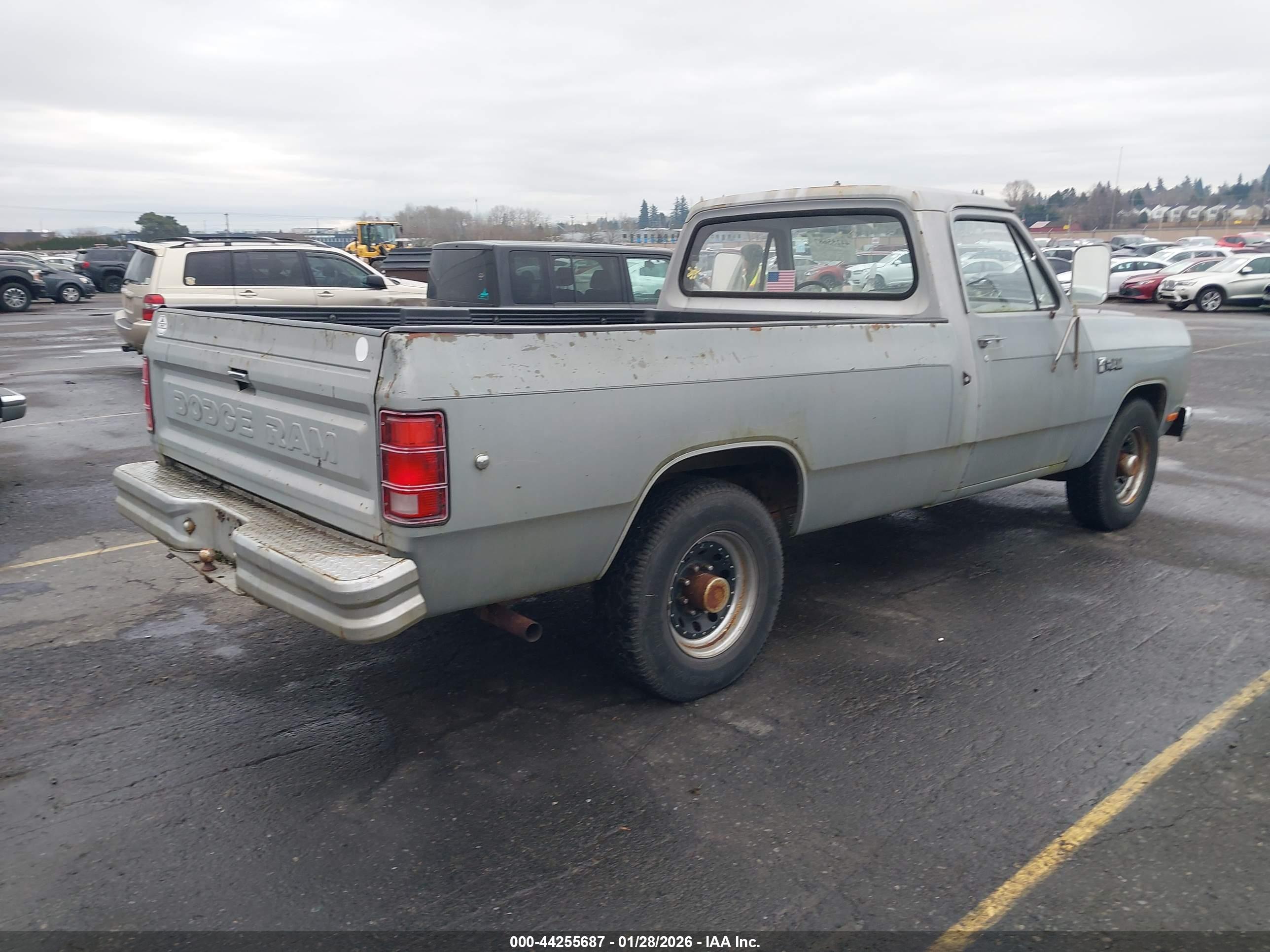 DODGE D-SERIES image 4