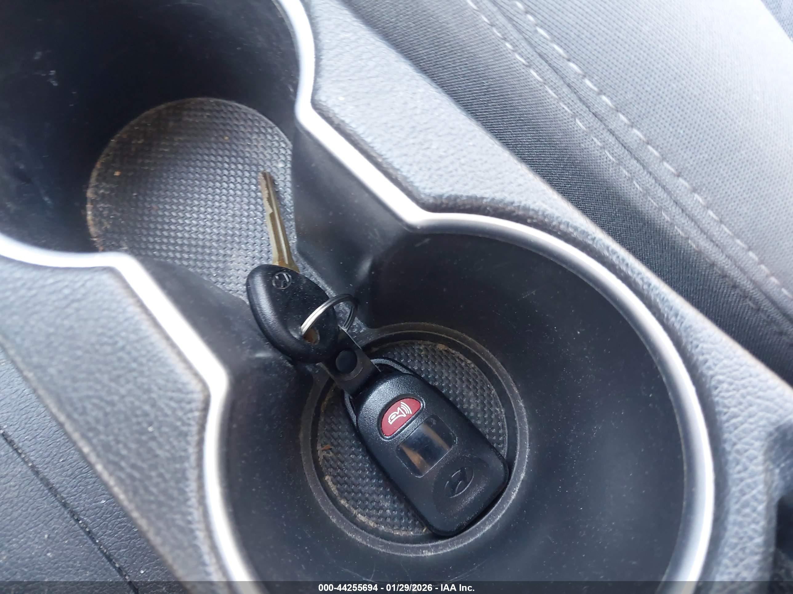 HYUNDAI ELANTRA image 11