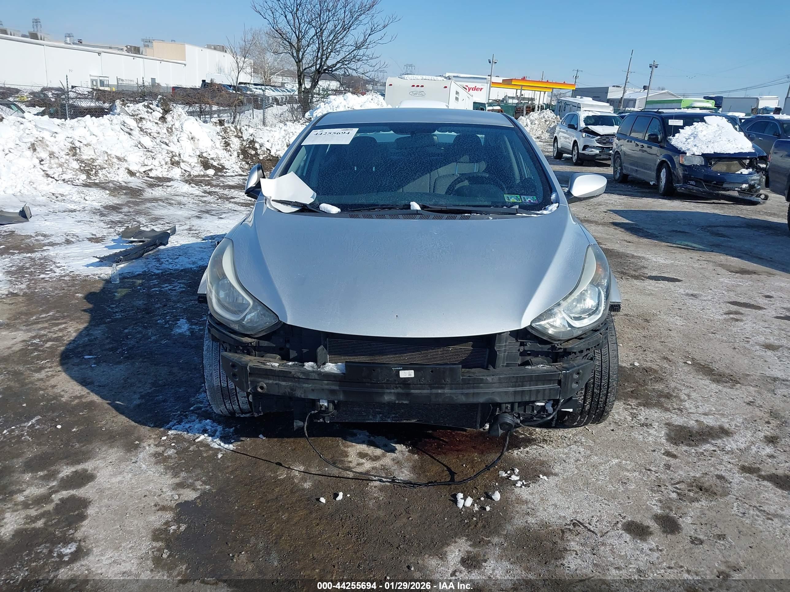HYUNDAI ELANTRA image 6