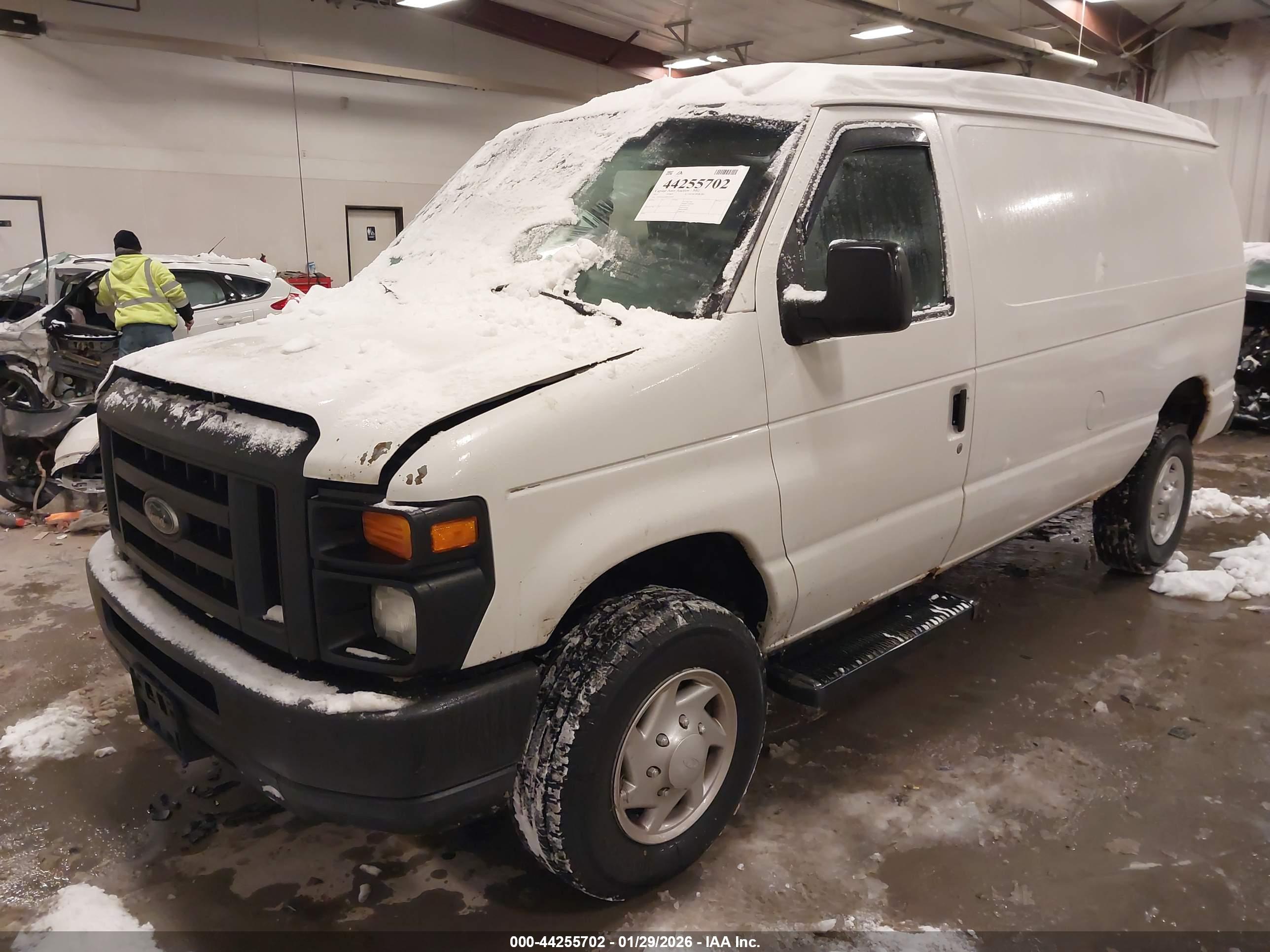 FORD E-350 image 2