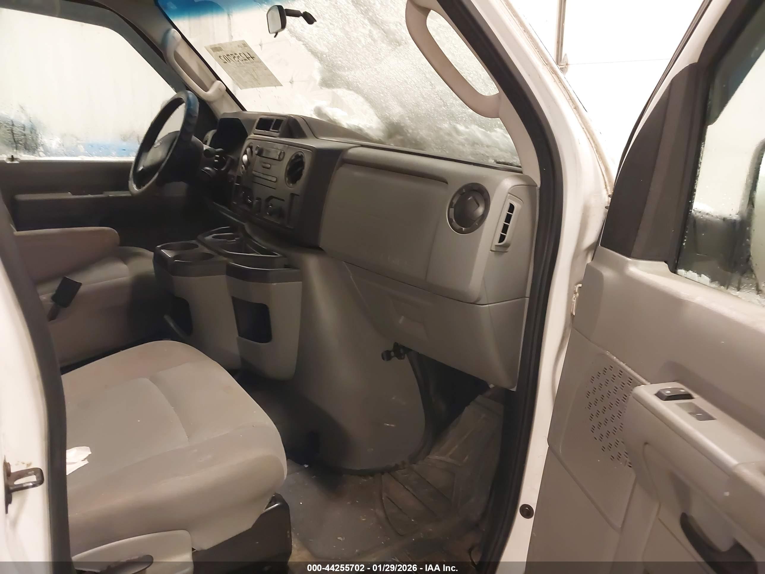 FORD E-350 image 5