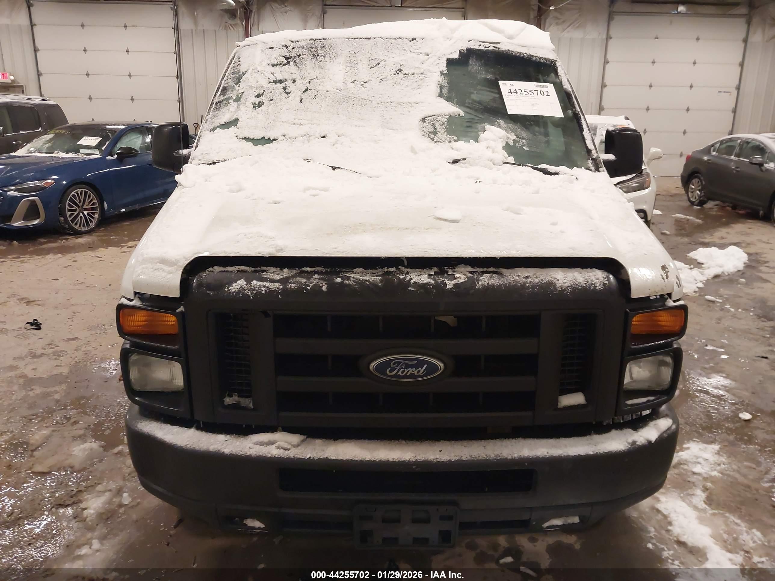 FORD E-350 image 6