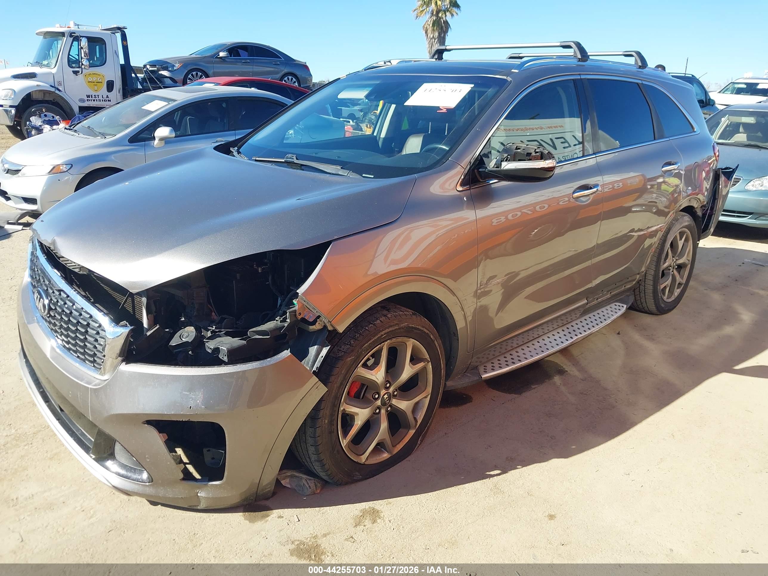 KIA SORENTO image 2