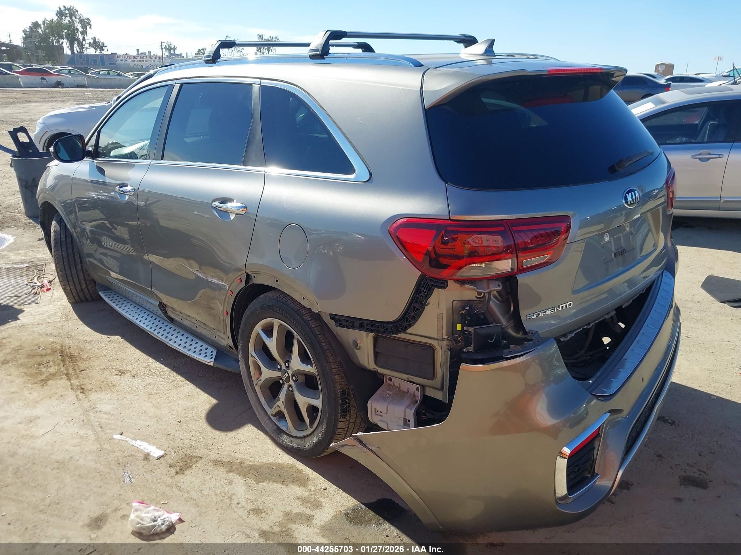 KIA SORENTO image 3