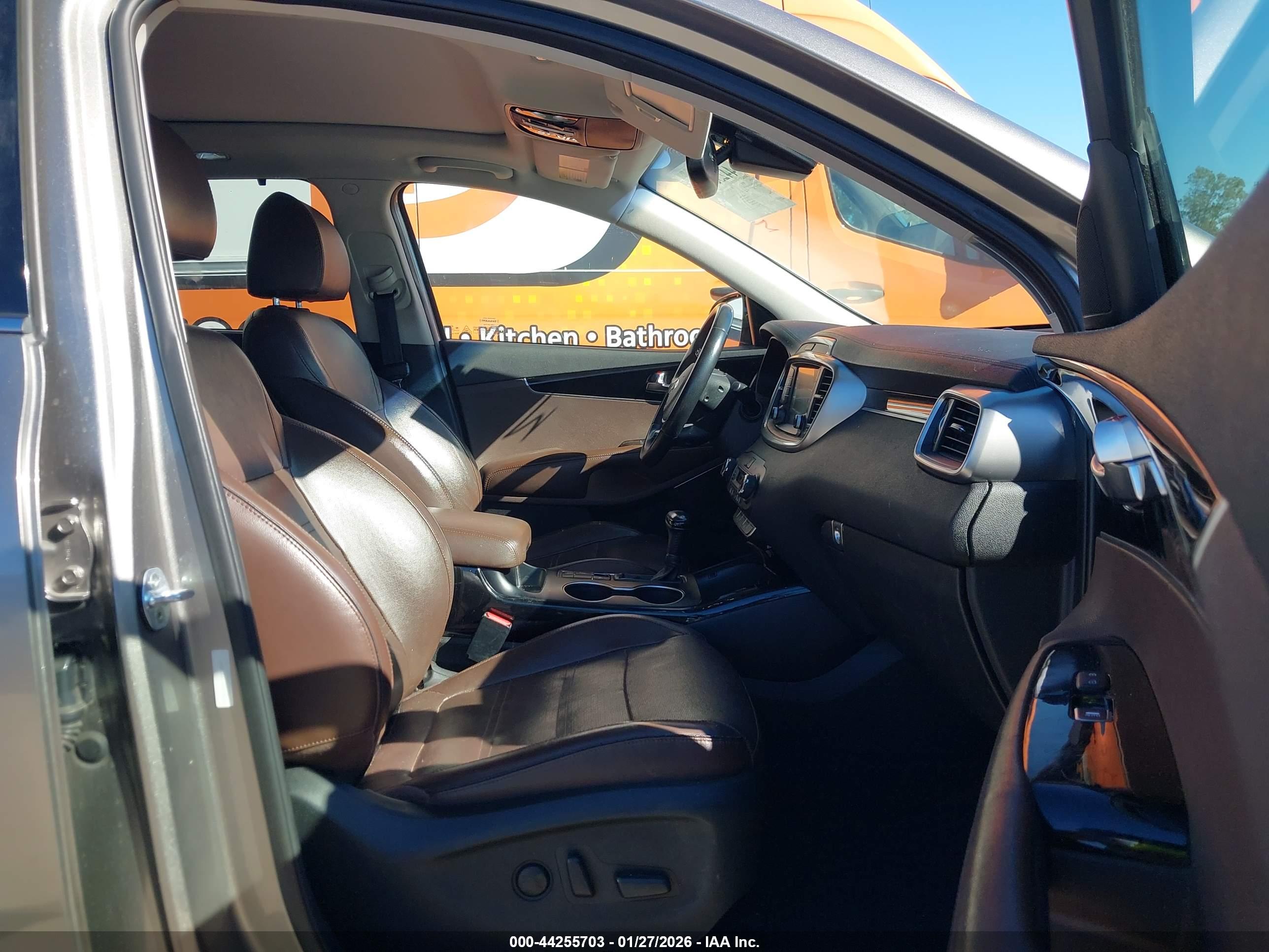 KIA SORENTO image 5