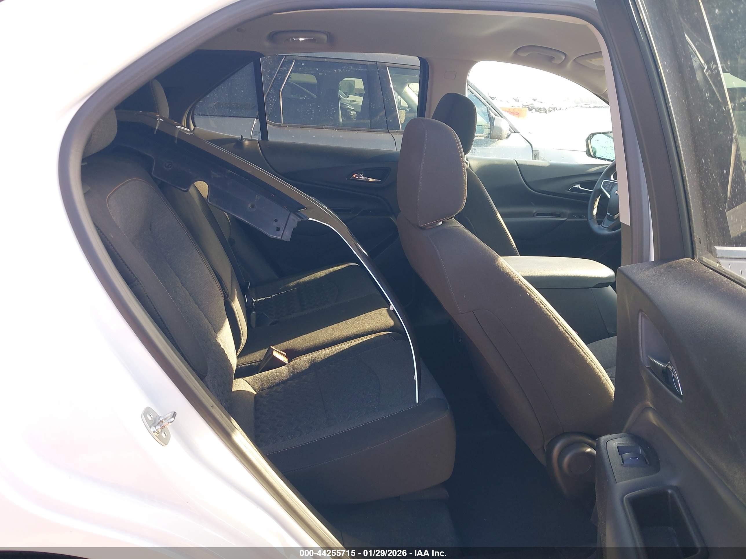 CHEVROLET EQUINOX image 8