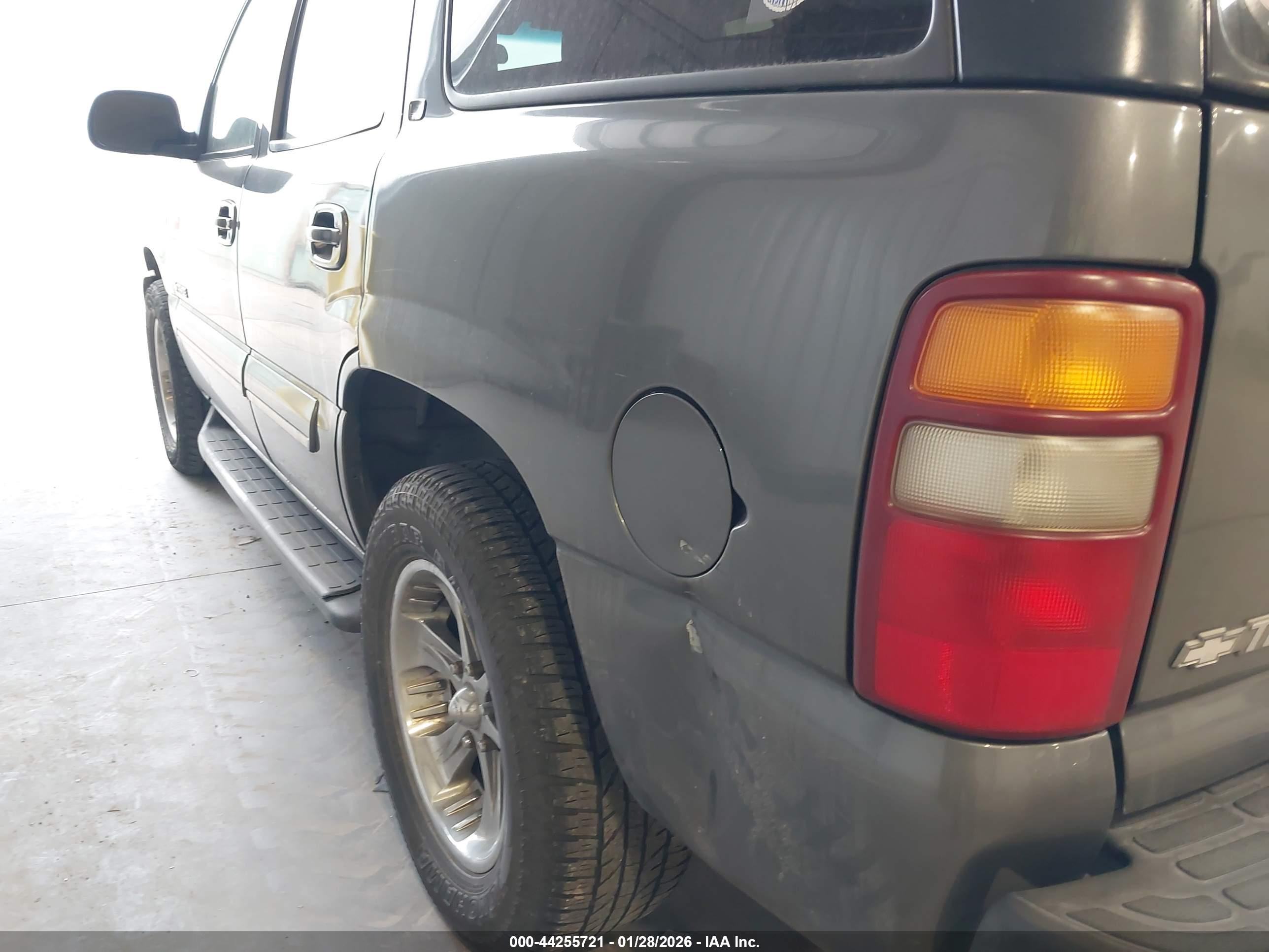 CHEVROLET TAHOE image 6