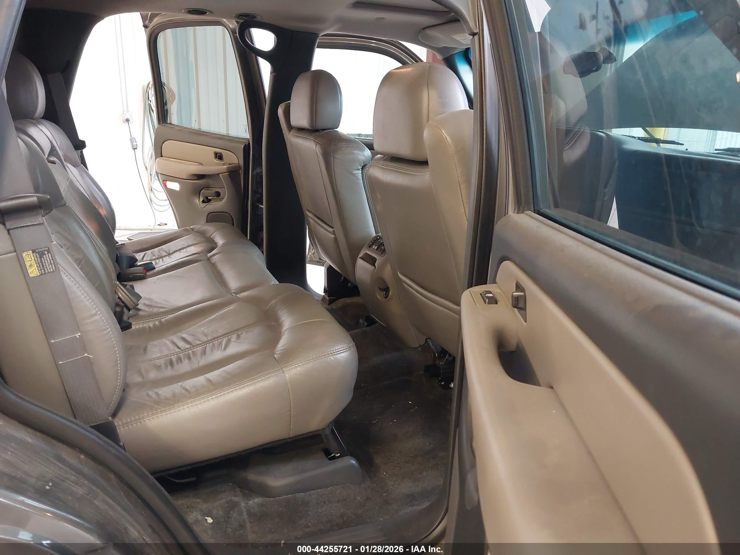 CHEVROLET TAHOE image 8