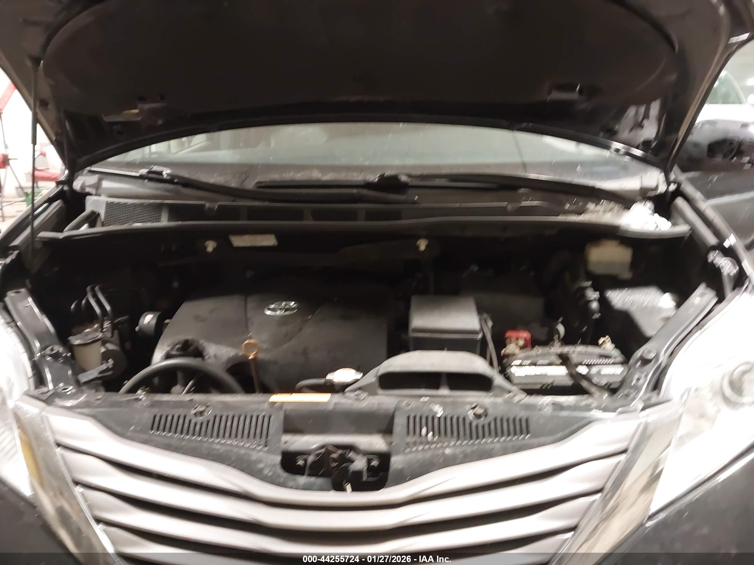TOYOTA SIENNA image 10