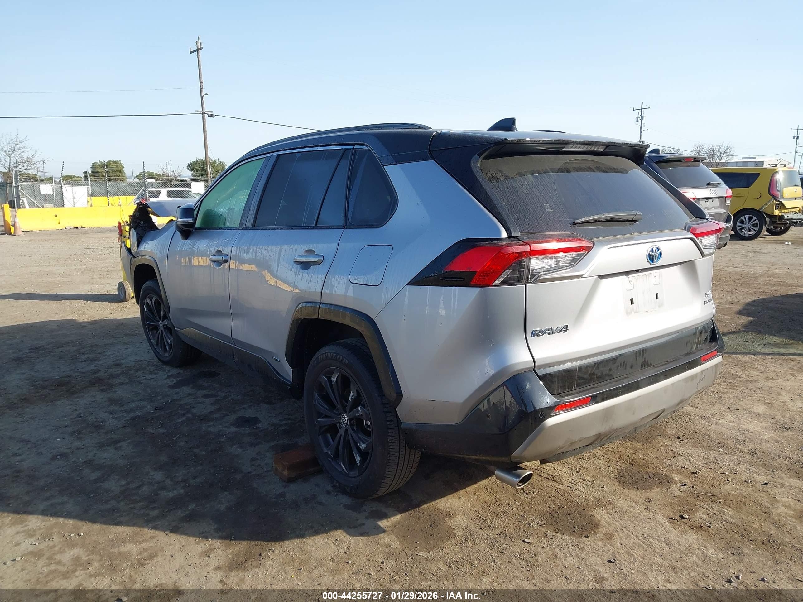 TOYOTA RAV4 image 3