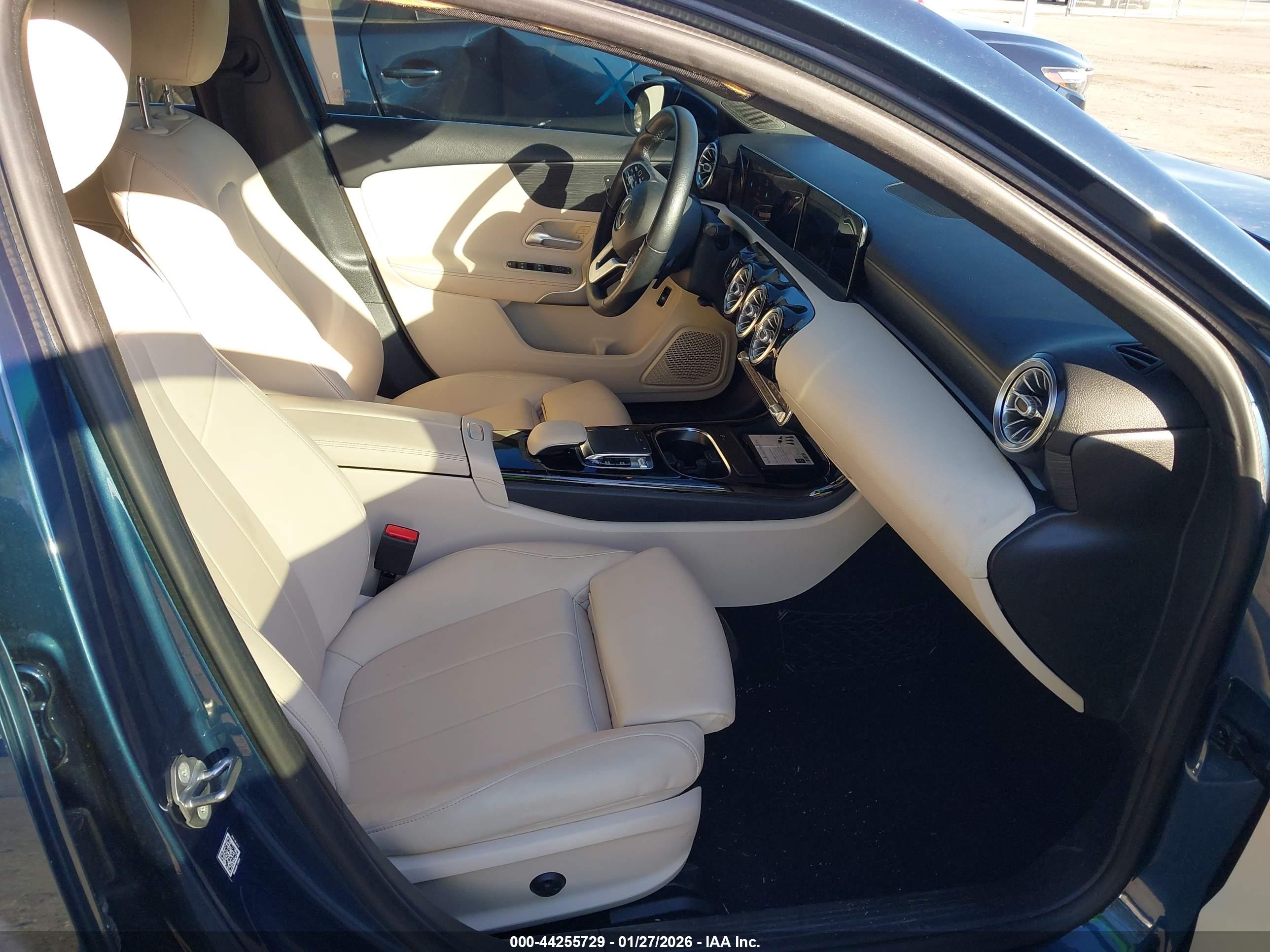 MERCEDES-BENZ A image 5