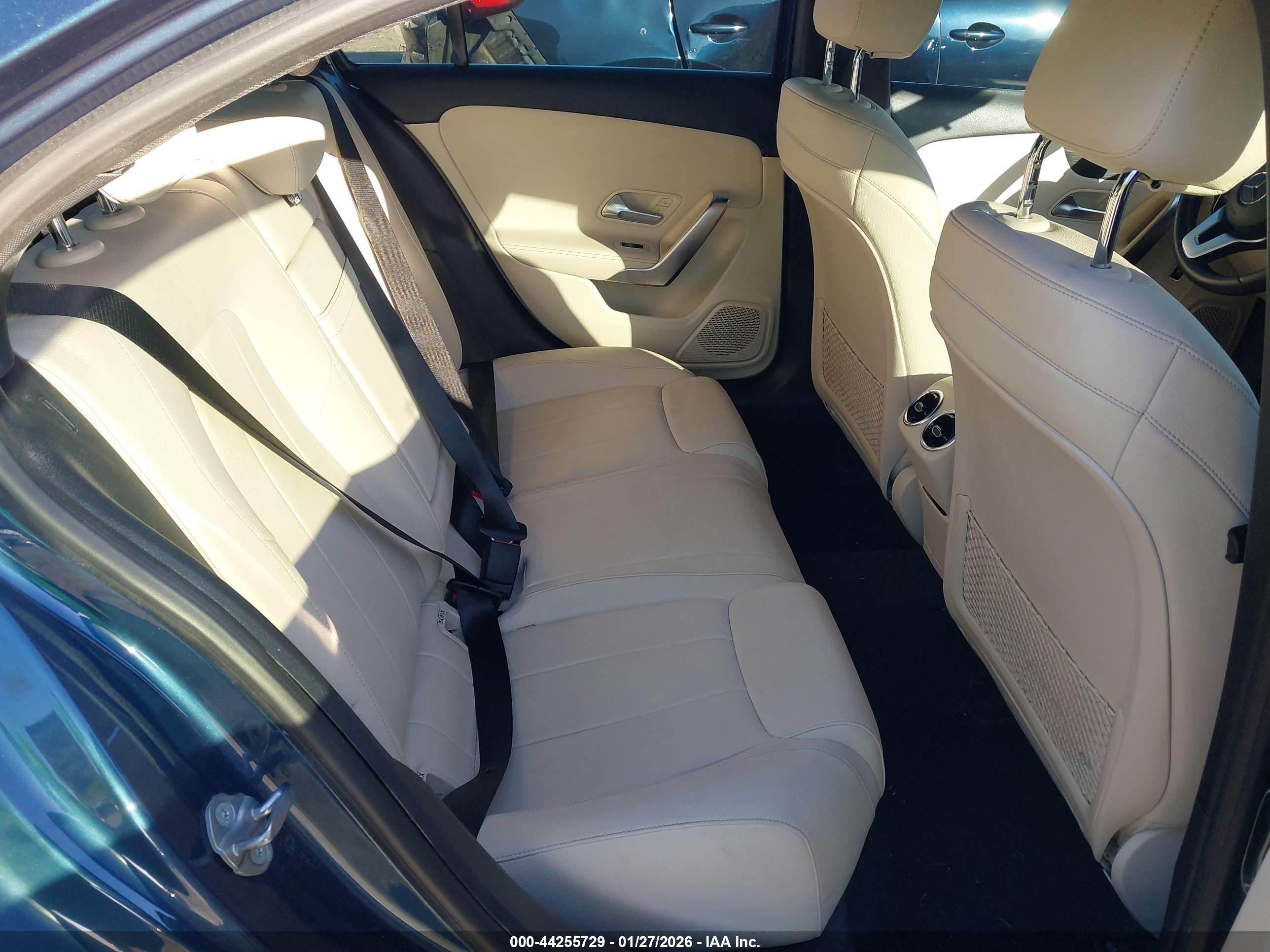 MERCEDES-BENZ A image 8