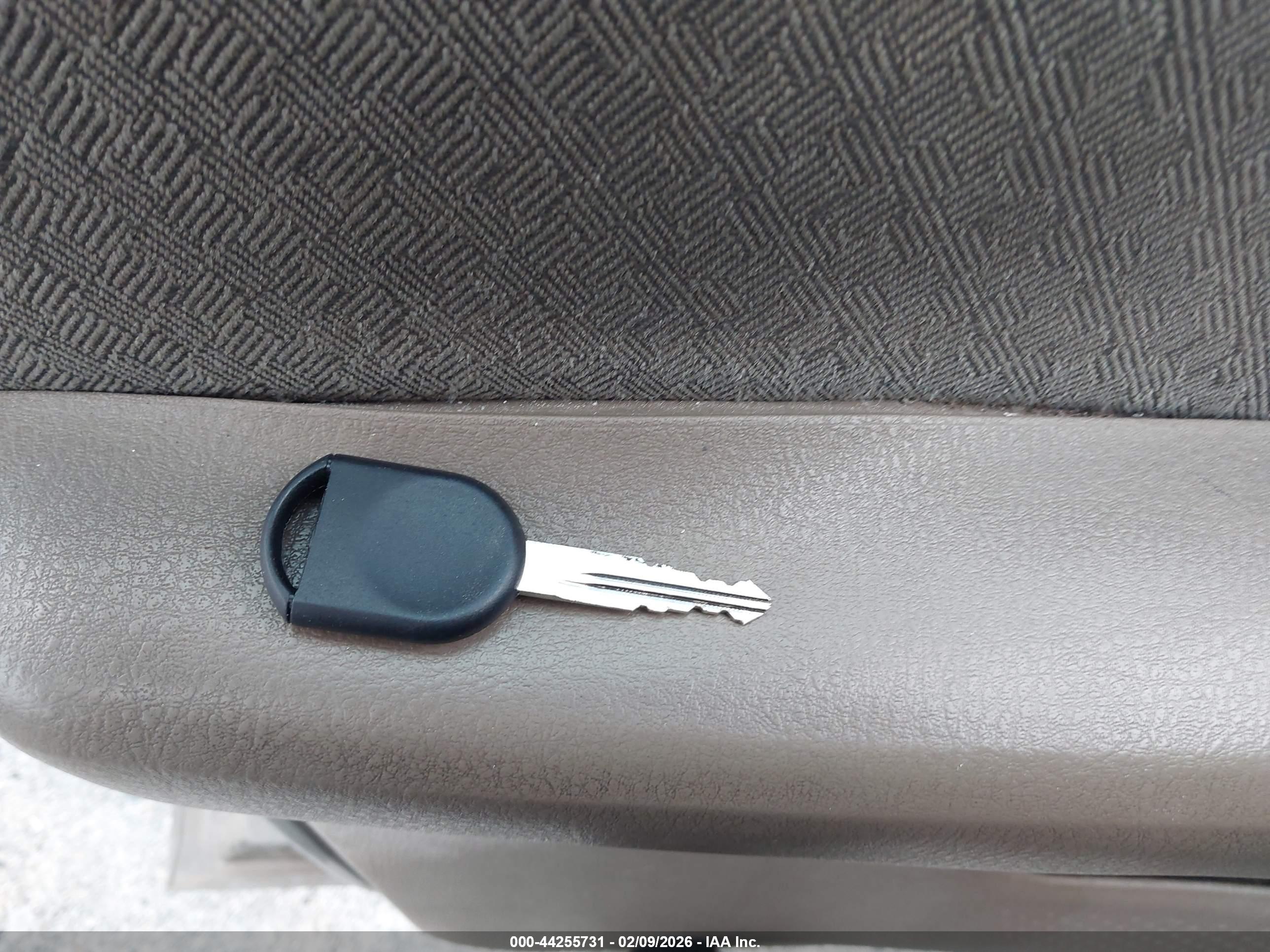 FORD EXPLORER image 11