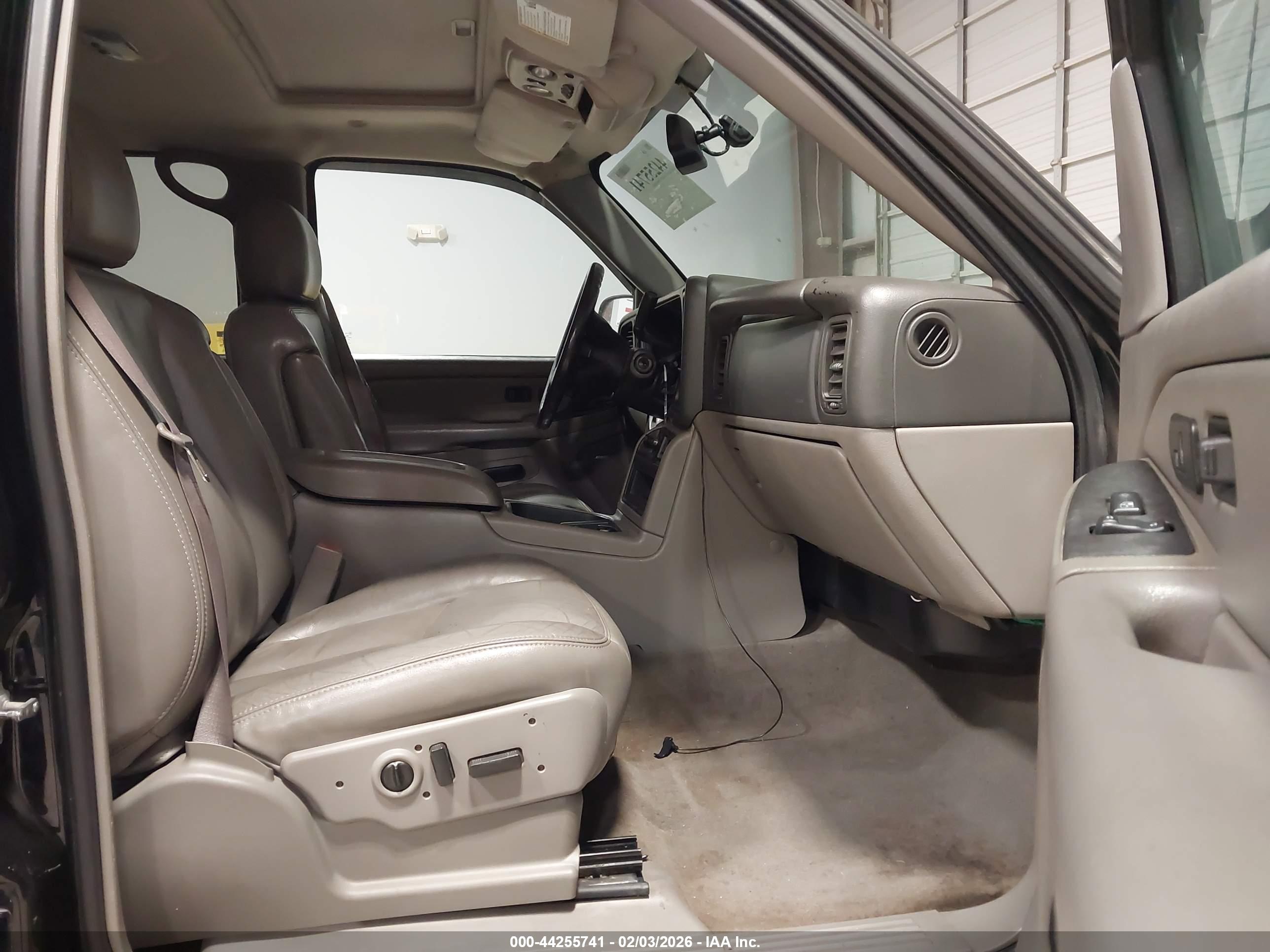 CHEVROLET AVALANCHE image 5